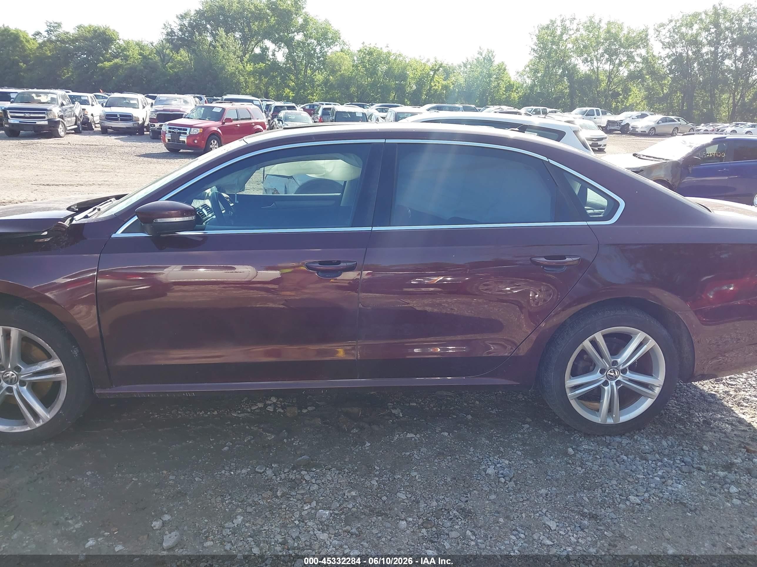 2014 Volkswagen Passat 1.8t Se Burgundy vin: 1VWBT7A30EC077990