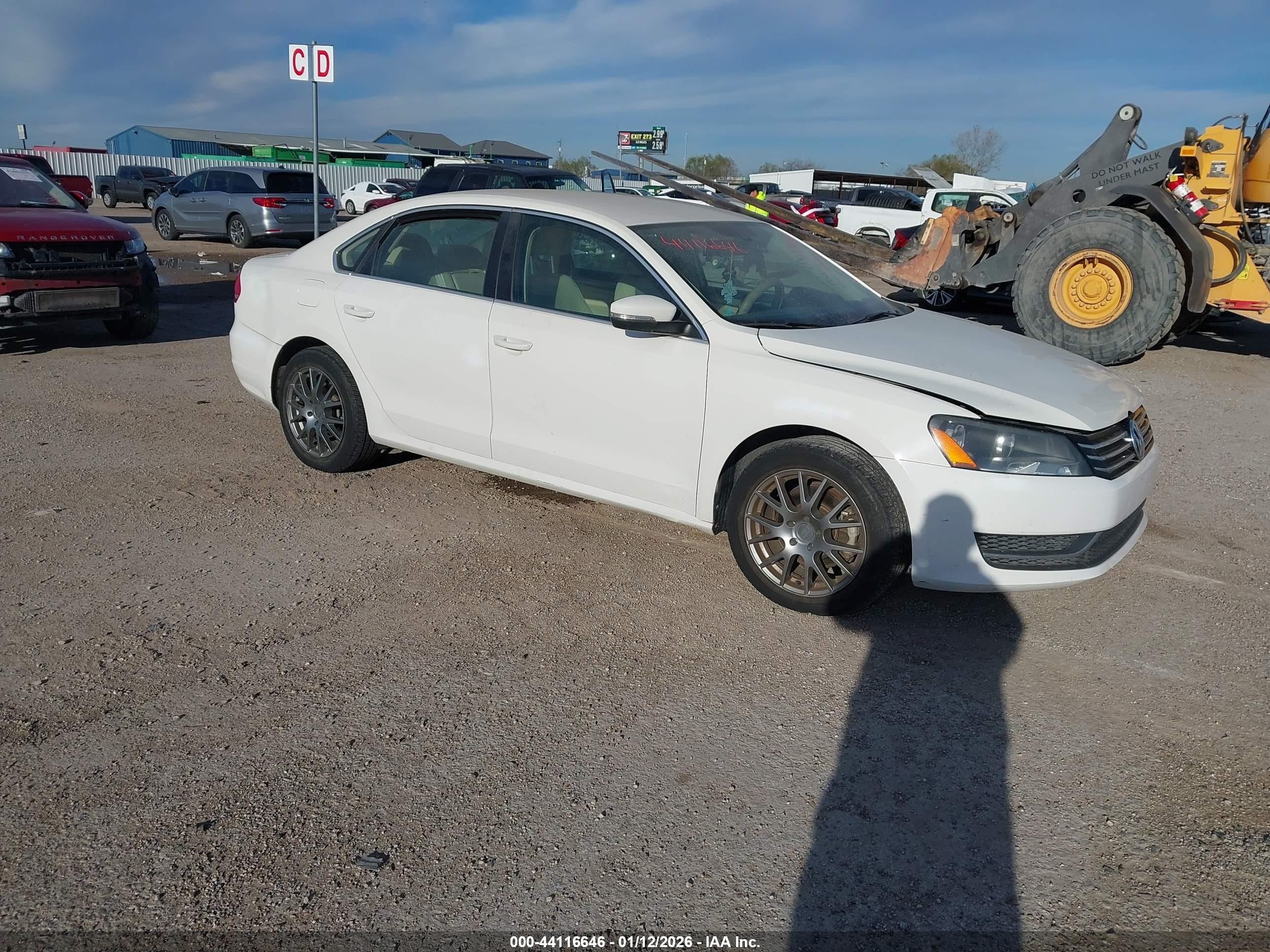 2014 Volkswagen Passat 1.8t Se Белый vin: 1VWBT7A30EC119882