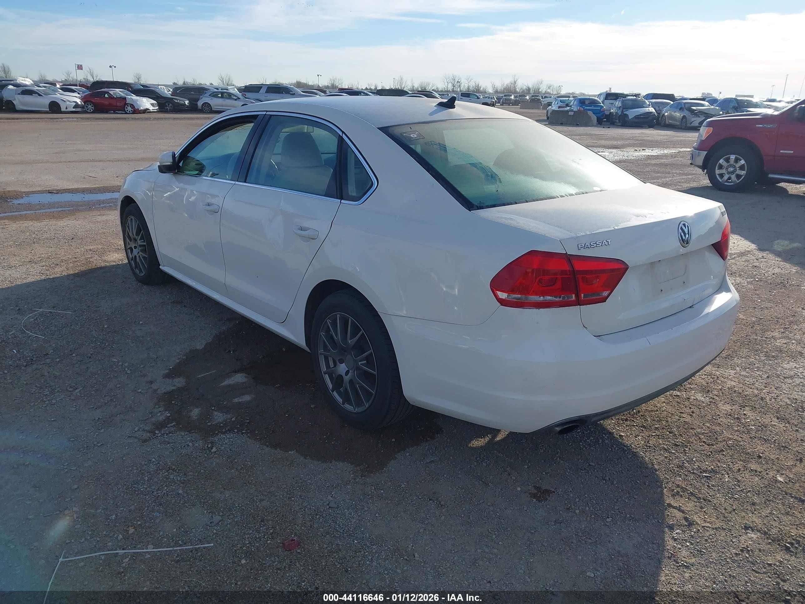 2014 Volkswagen Passat 1.8t Se Белый vin: 1VWBT7A30EC119882