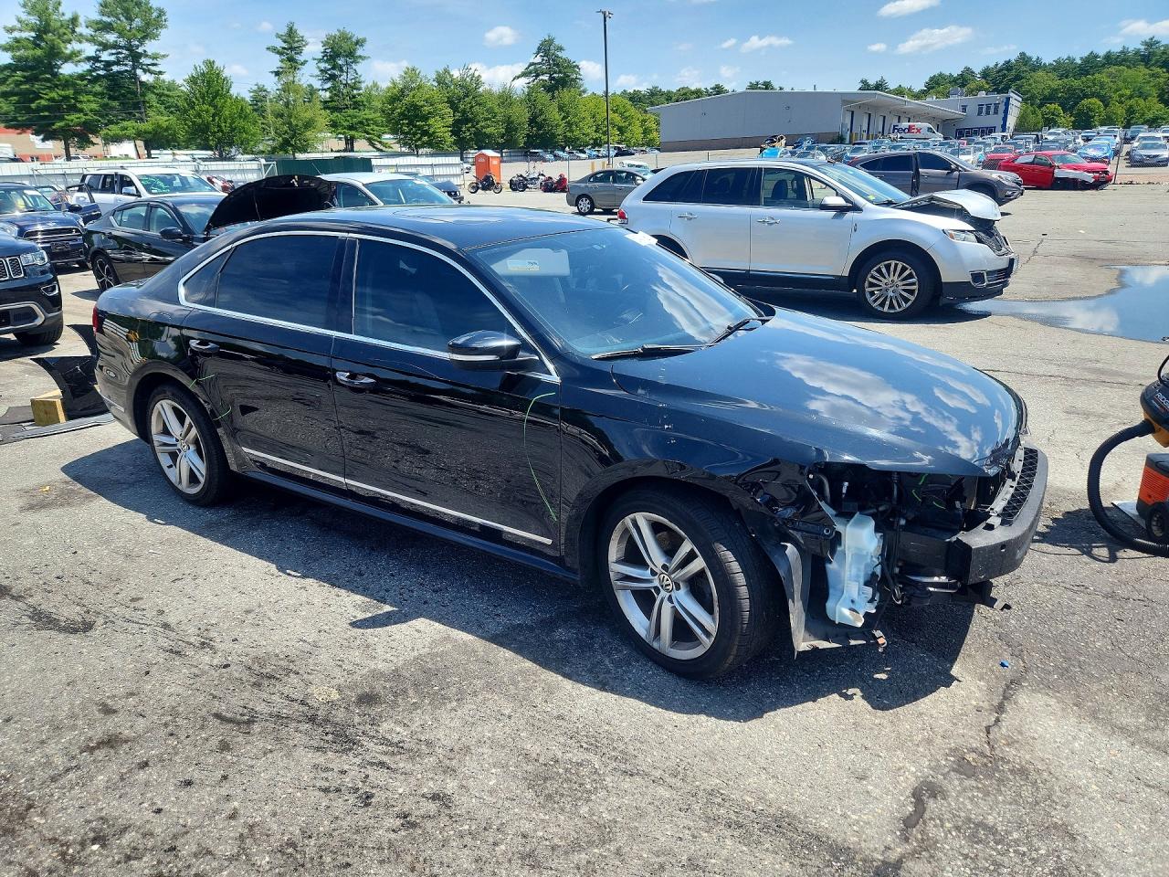 2015 Volkswagen Passat Se Черный vin: 1VWBT7A30FC047549