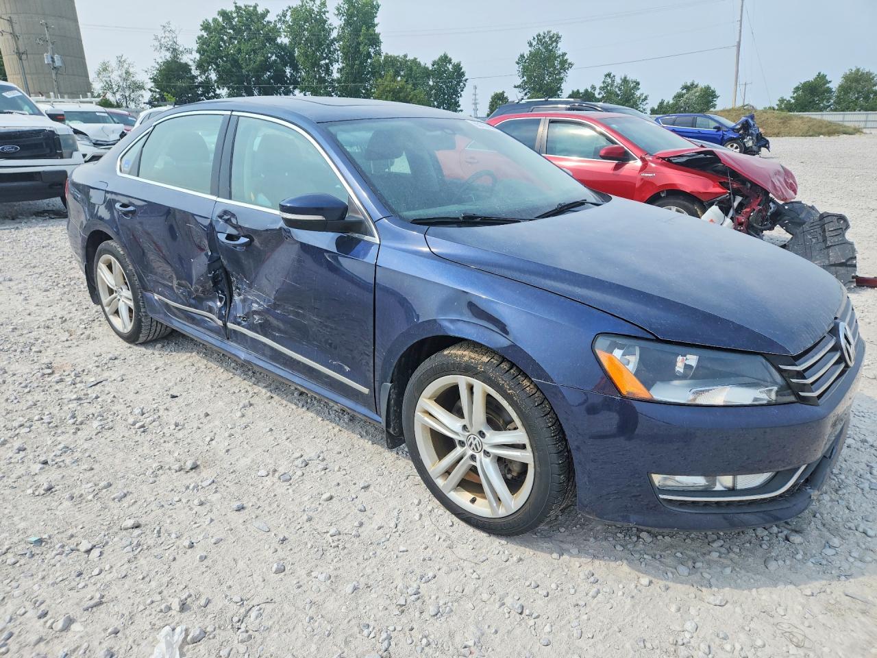 2015 Volkswagen Passat Limited Edition Blue vin: 1VWBT7A30FC066117