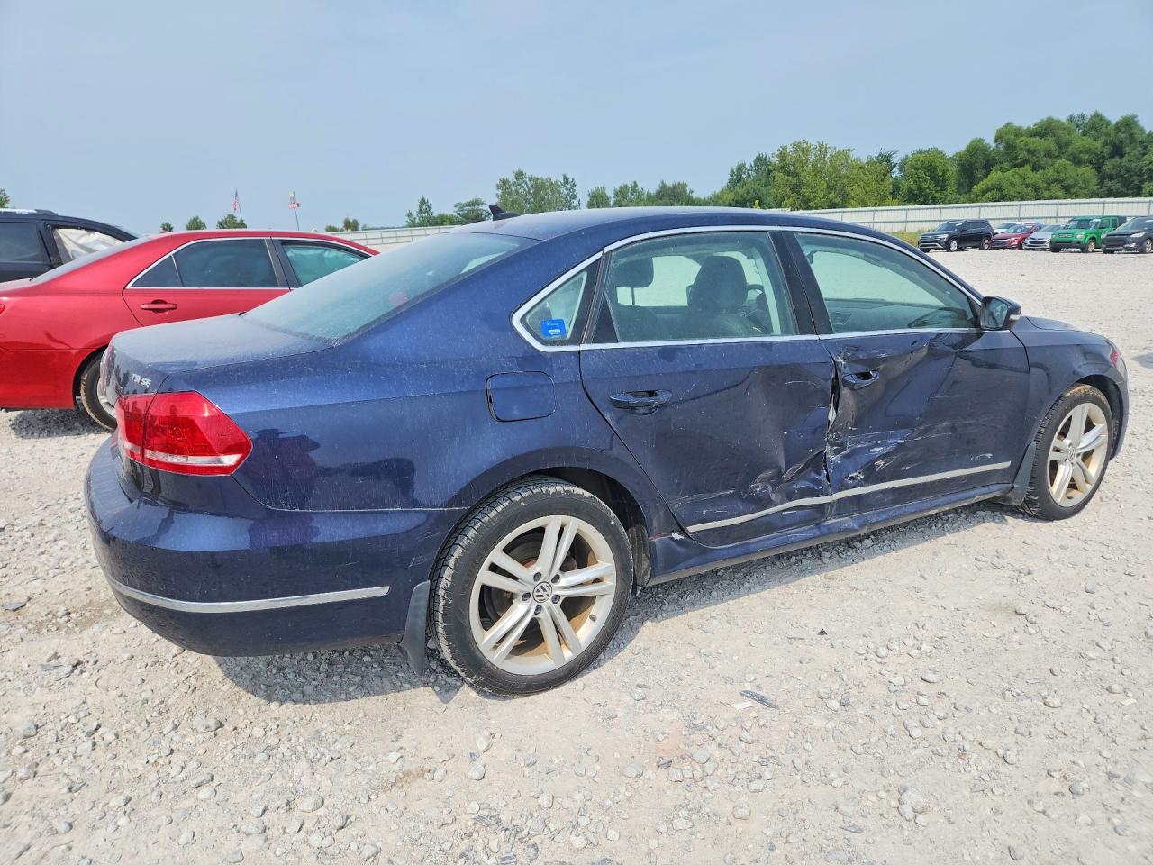 2015 Volkswagen Passat Limited Edition Blue vin: 1VWBT7A30FC066117
