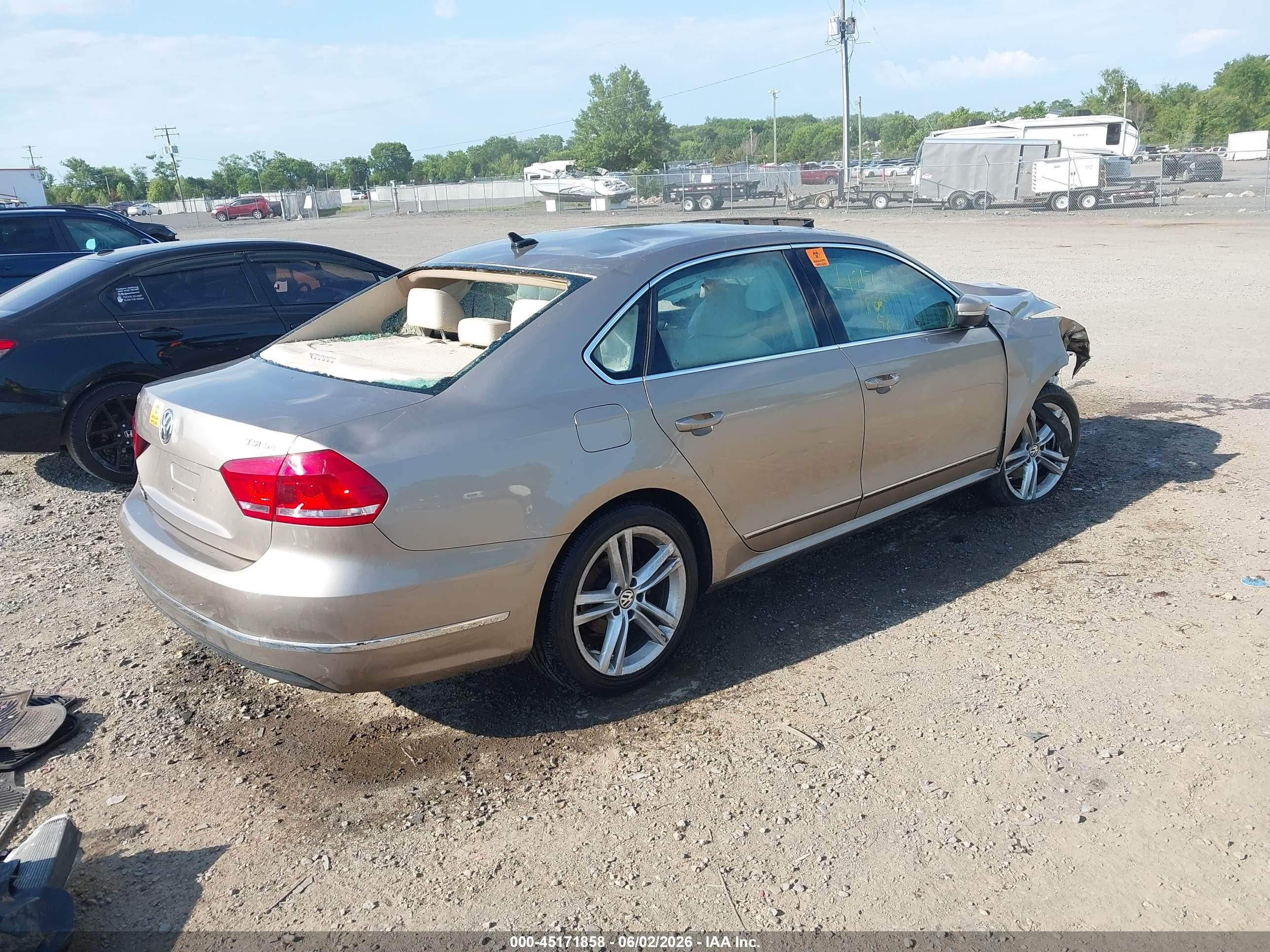 2015 Volkswagen Passat 1.8t Se Gold vin: 1VWBT7A30FC068501