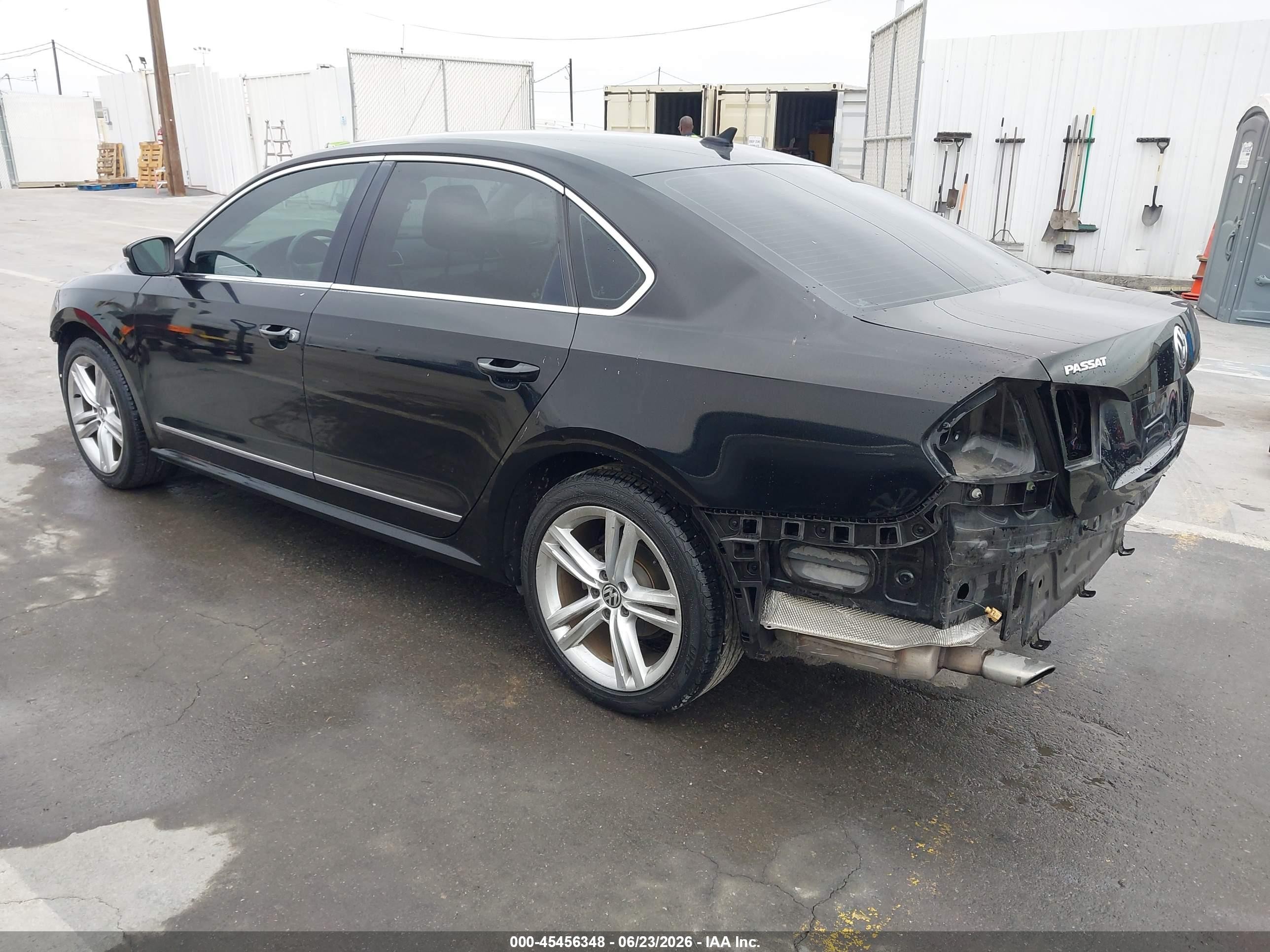 2015 Volkswagen Passat 1.8t Se Черный vin: 1VWBT7A30FC071060