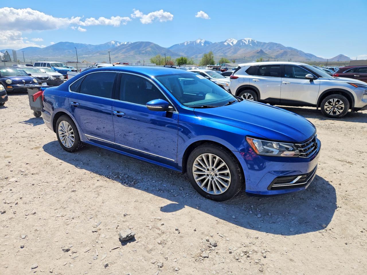 2016 Volkswagen Passat Se Blue vin: 1VWBT7A30GC018179