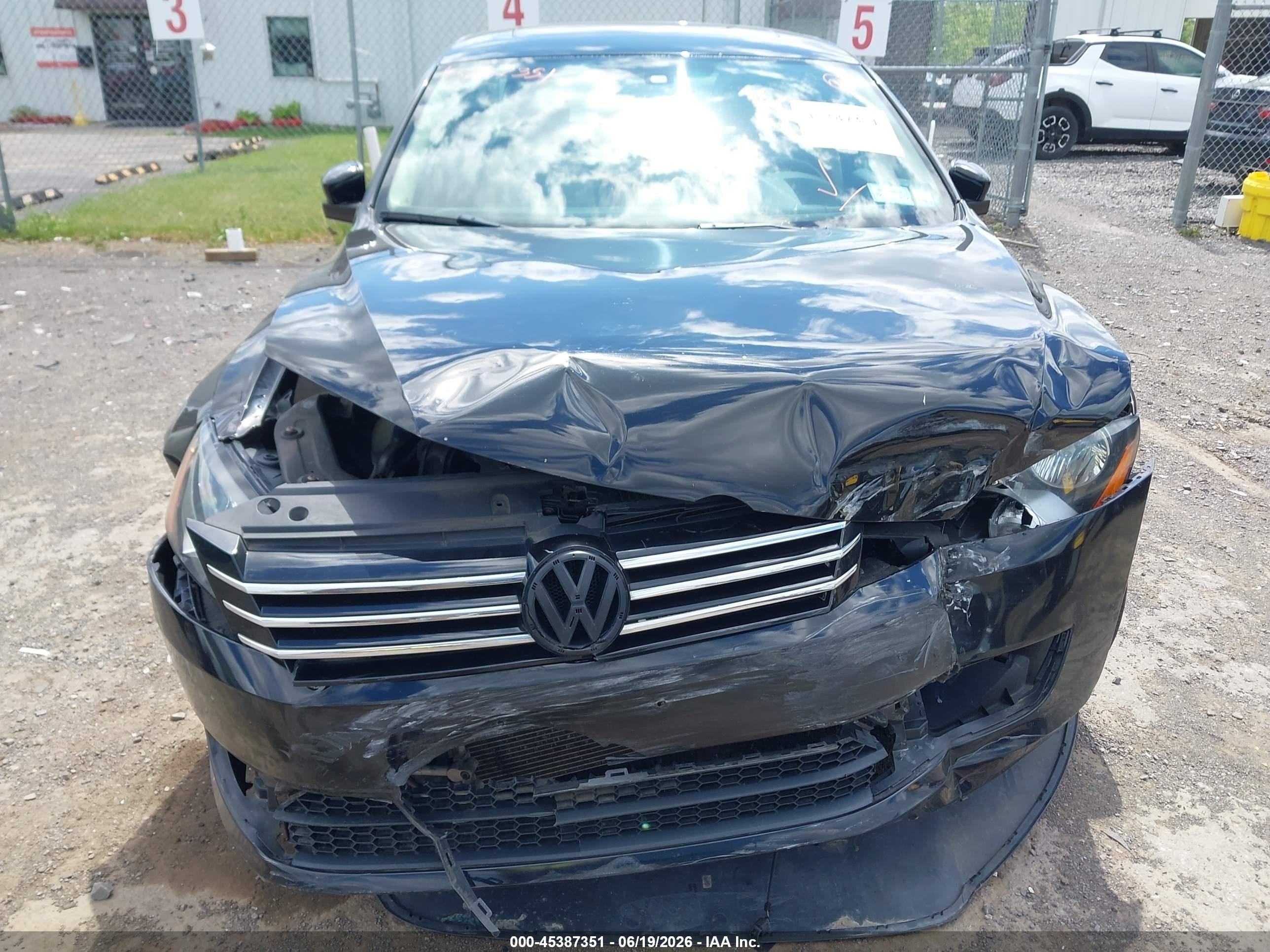 2014 Volkswagen Passat 1.8t Se Черный vin: 1VWBT7A31EC072183