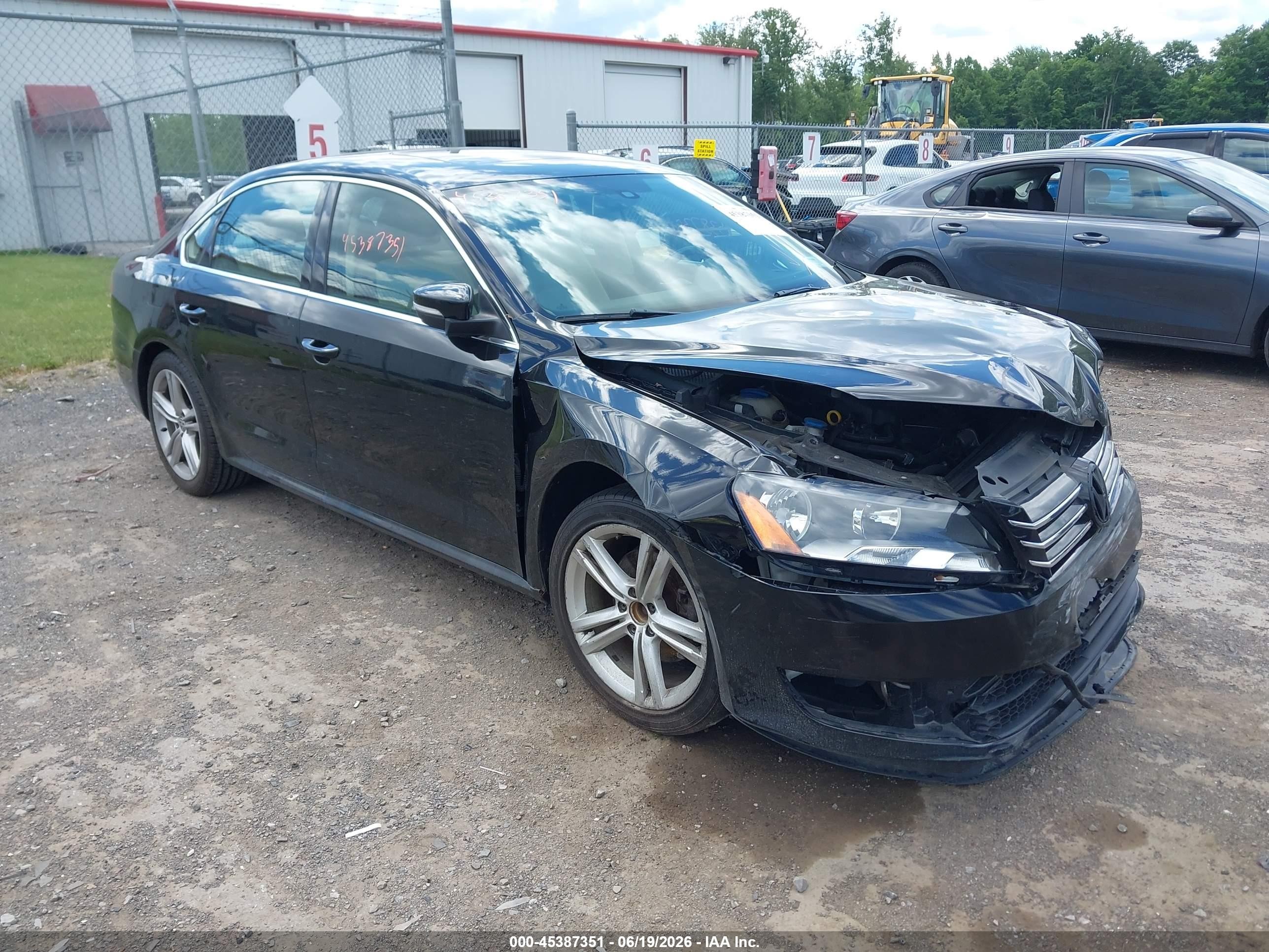 2014 Volkswagen Passat 1.8t Se Черный vin: 1VWBT7A31EC072183