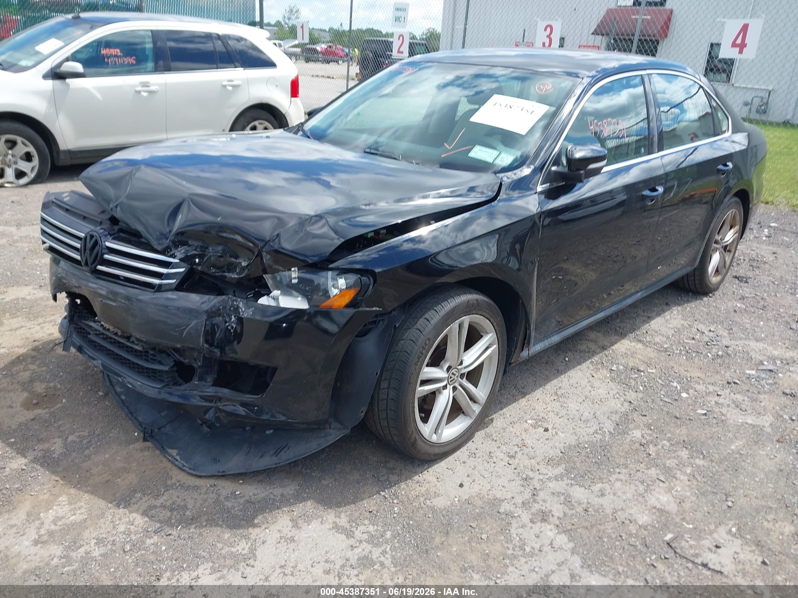 2014 Volkswagen Passat 1.8t Se Черный vin: 1VWBT7A31EC072183
