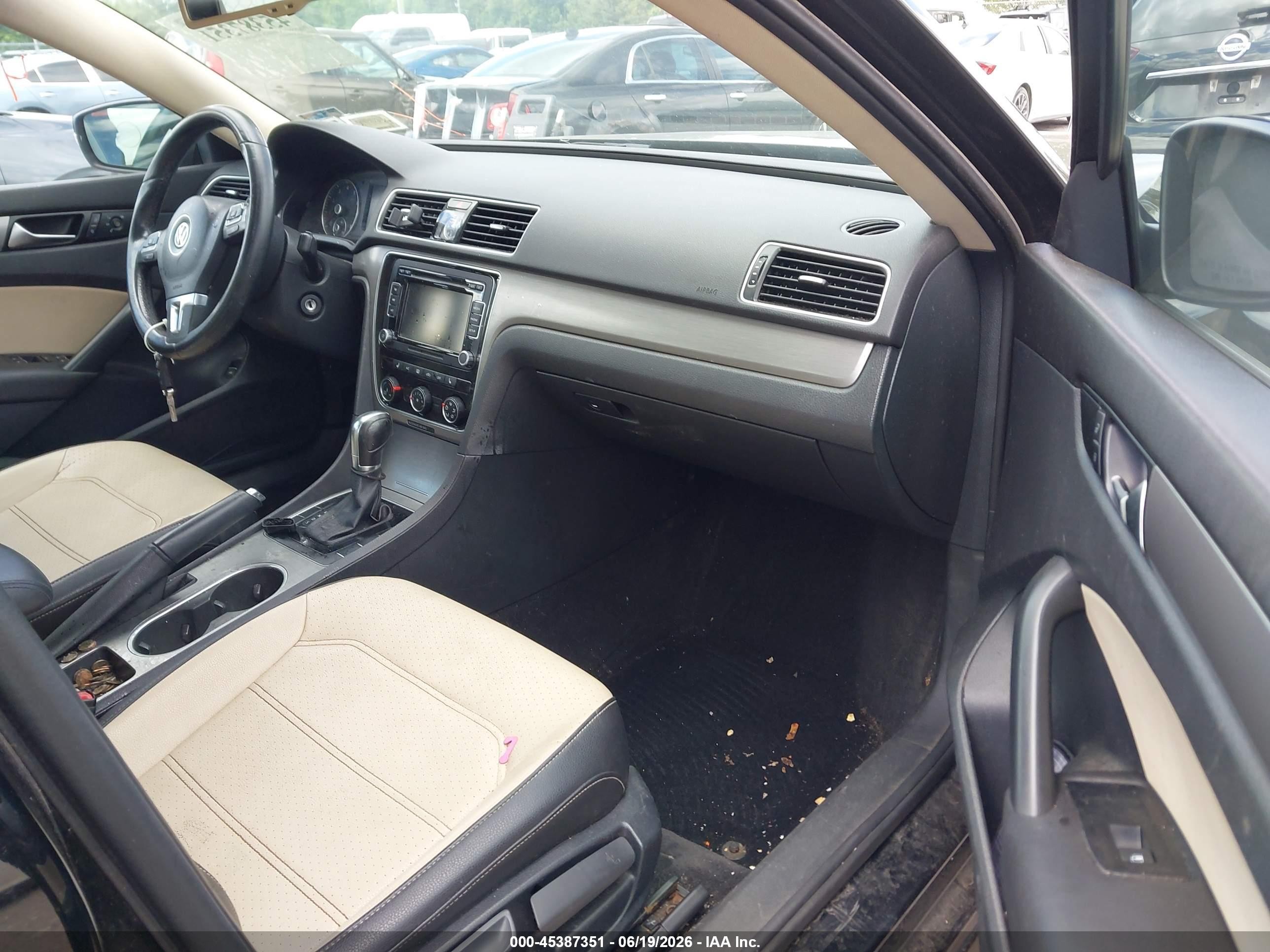 2014 Volkswagen Passat 1.8t Se Черный vin: 1VWBT7A31EC072183