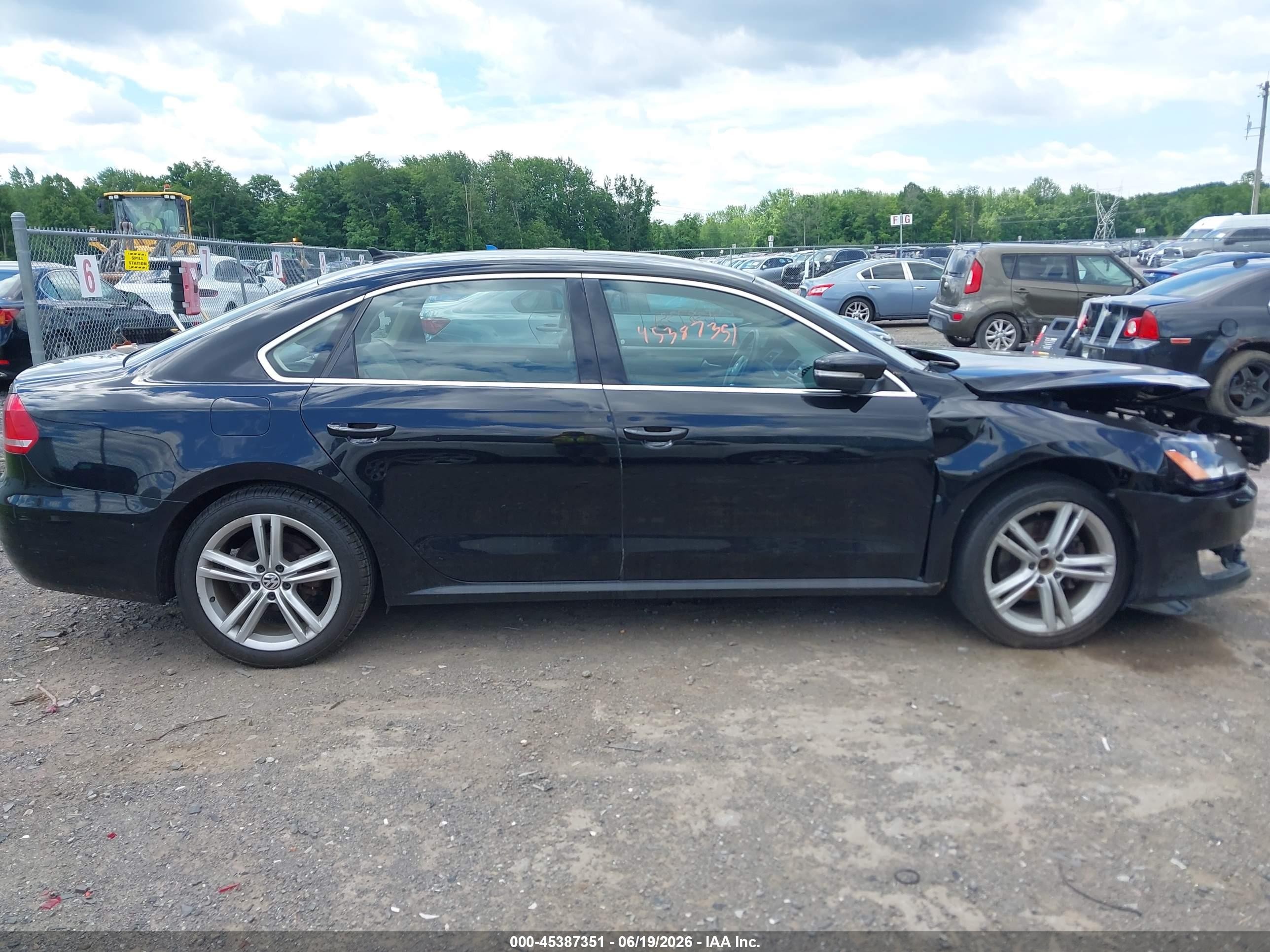 2014 Volkswagen Passat 1.8t Se Черный vin: 1VWBT7A31EC072183