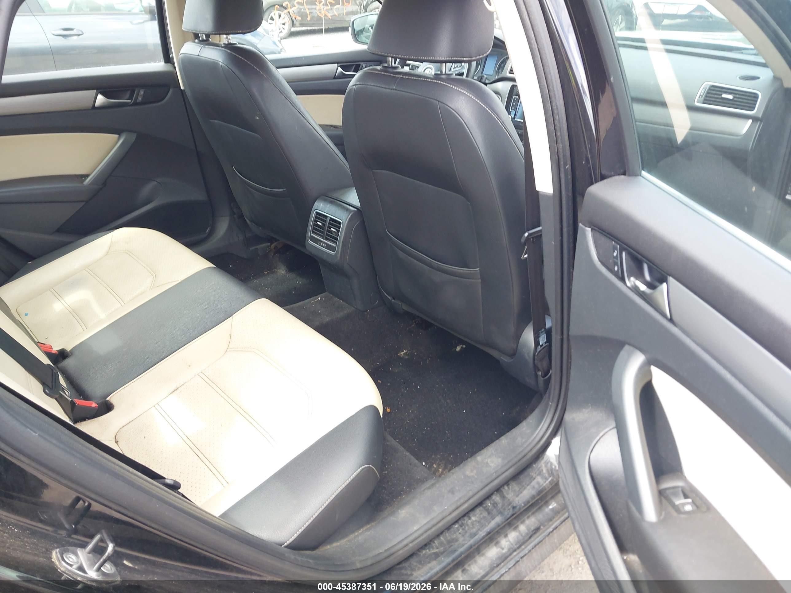 2014 Volkswagen Passat 1.8t Se Черный vin: 1VWBT7A31EC072183