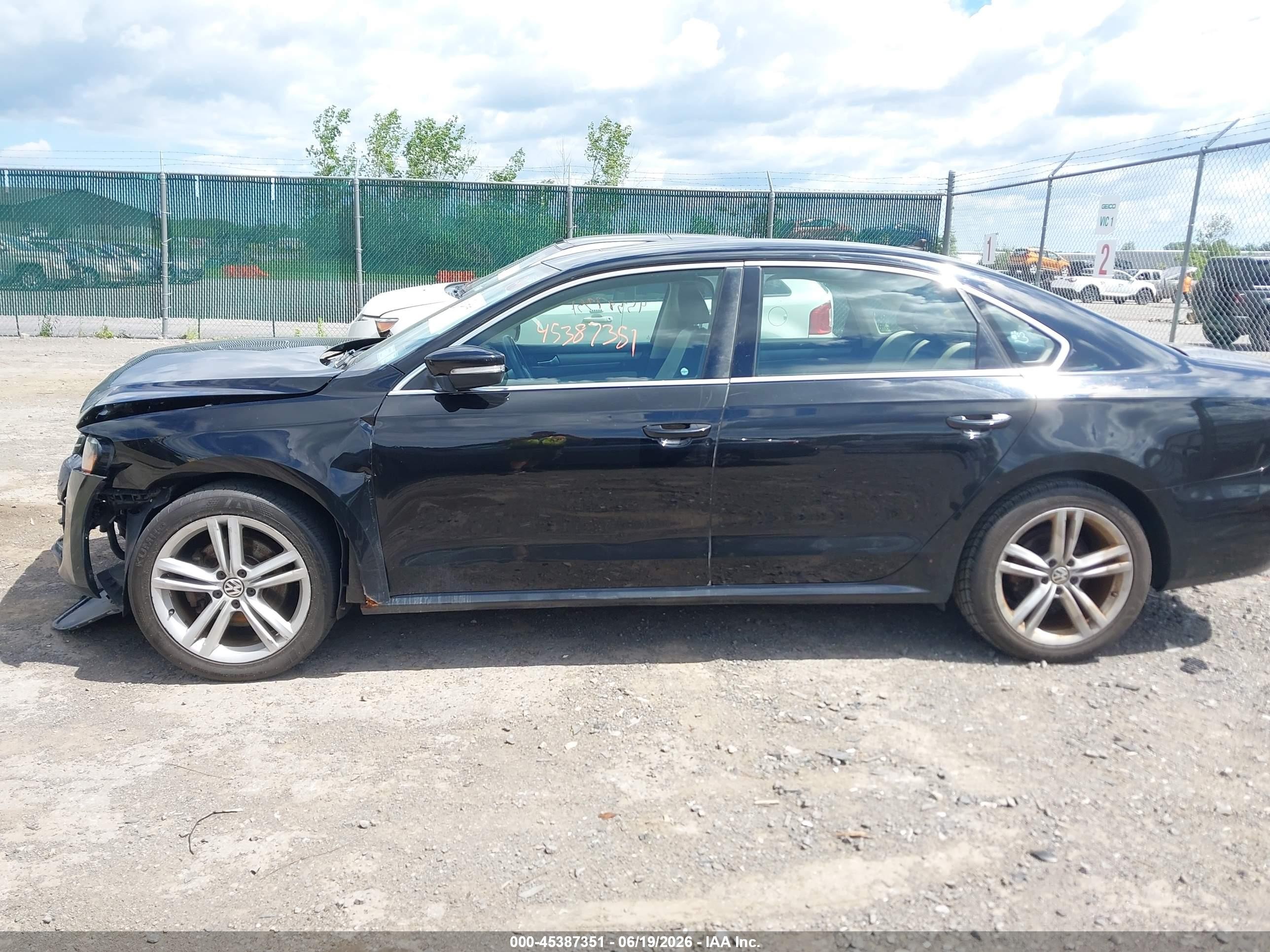2014 Volkswagen Passat 1.8t Se Черный vin: 1VWBT7A31EC072183