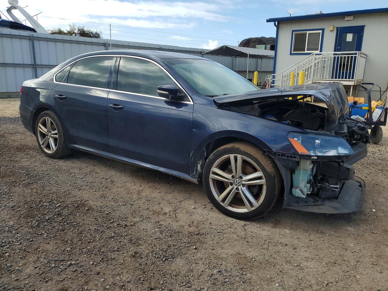2014 Volkswagen Passat Se Blue vin: 1VWBT7A31EC090361