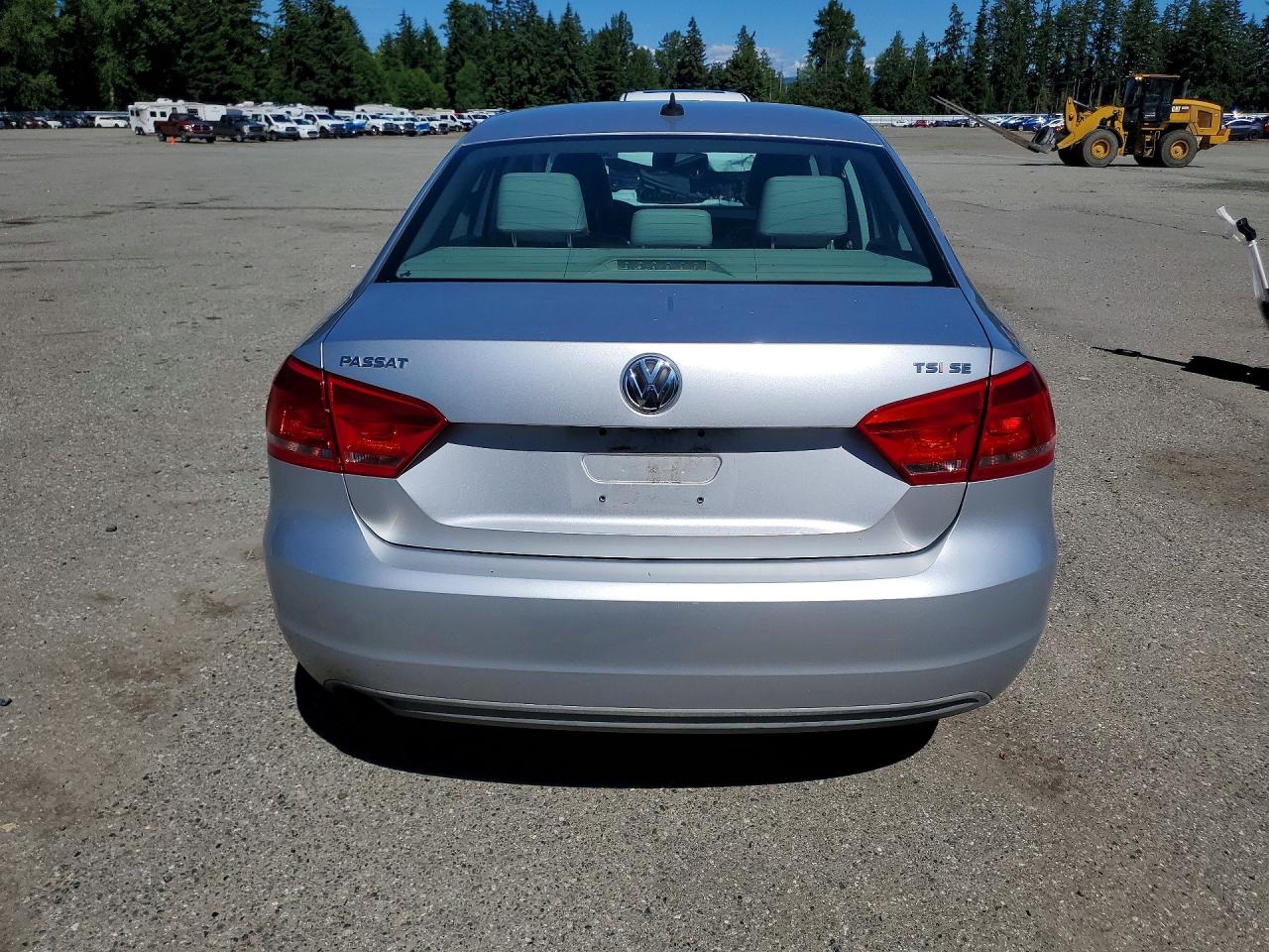 2014 Volkswagen Passat Se Серебряный vin: 1VWBT7A31EC120426