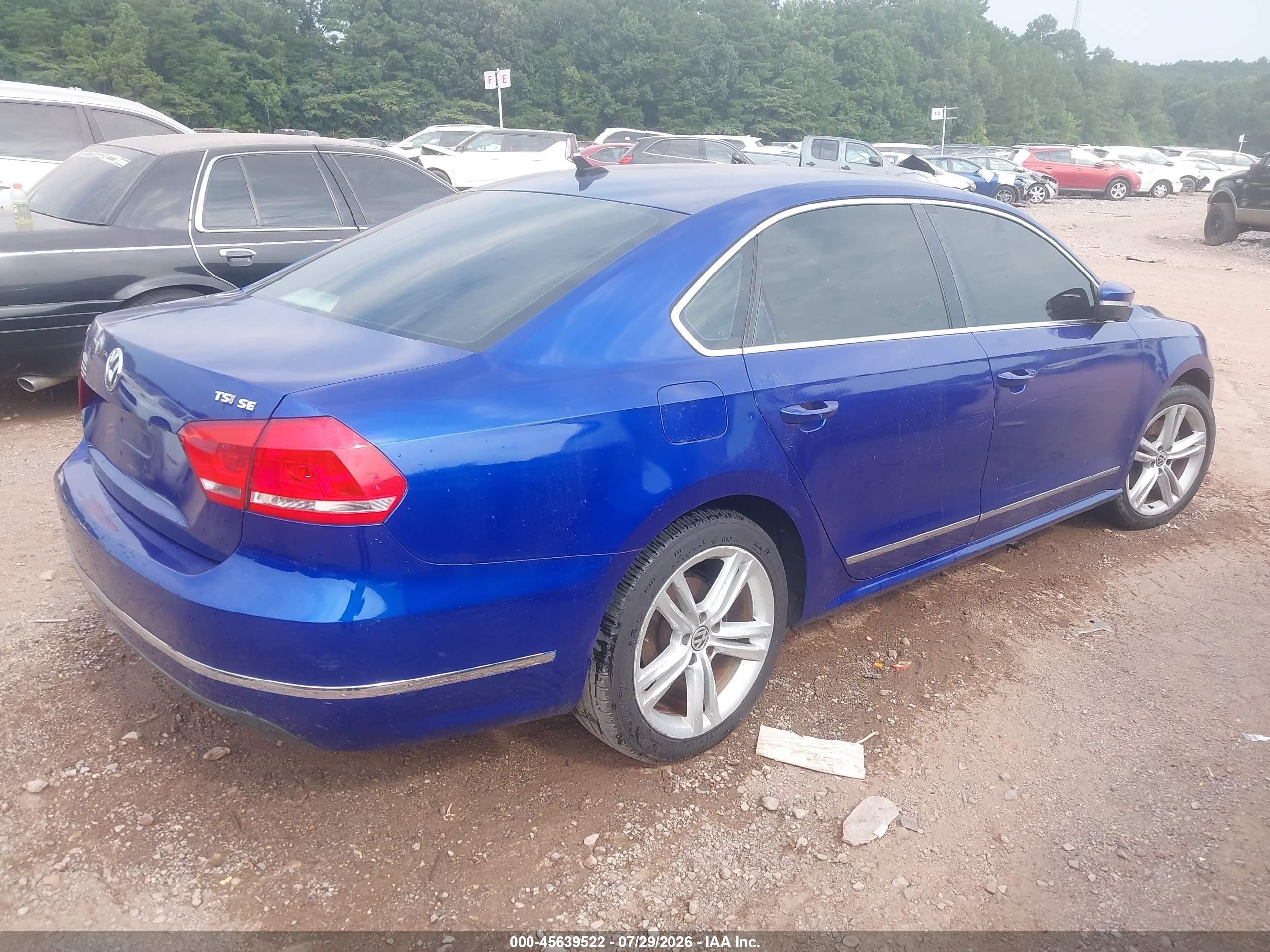 2015 Volkswagen Passat 1.8t Se Blue vin: 1VWBT7A31FC039475