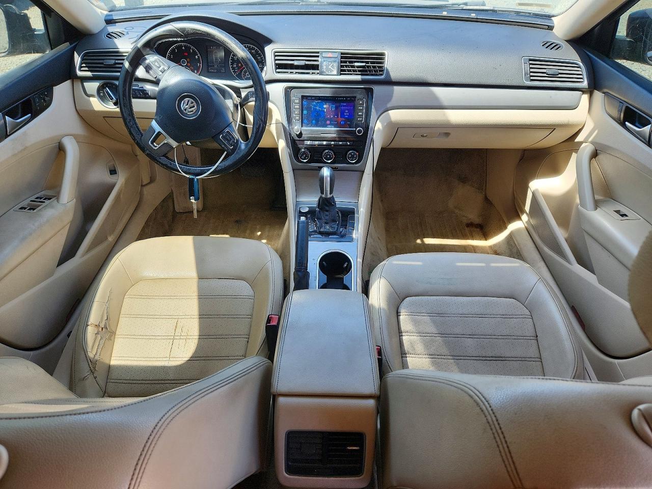 2015 Volkswagen Passat Se Blue vin: 1VWBT7A31FC087963