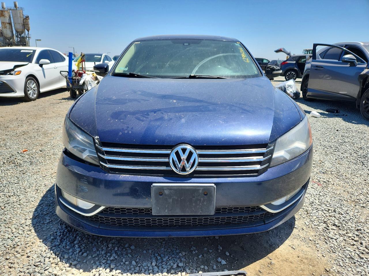2015 Volkswagen Passat Se Blue vin: 1VWBT7A31FC087963
