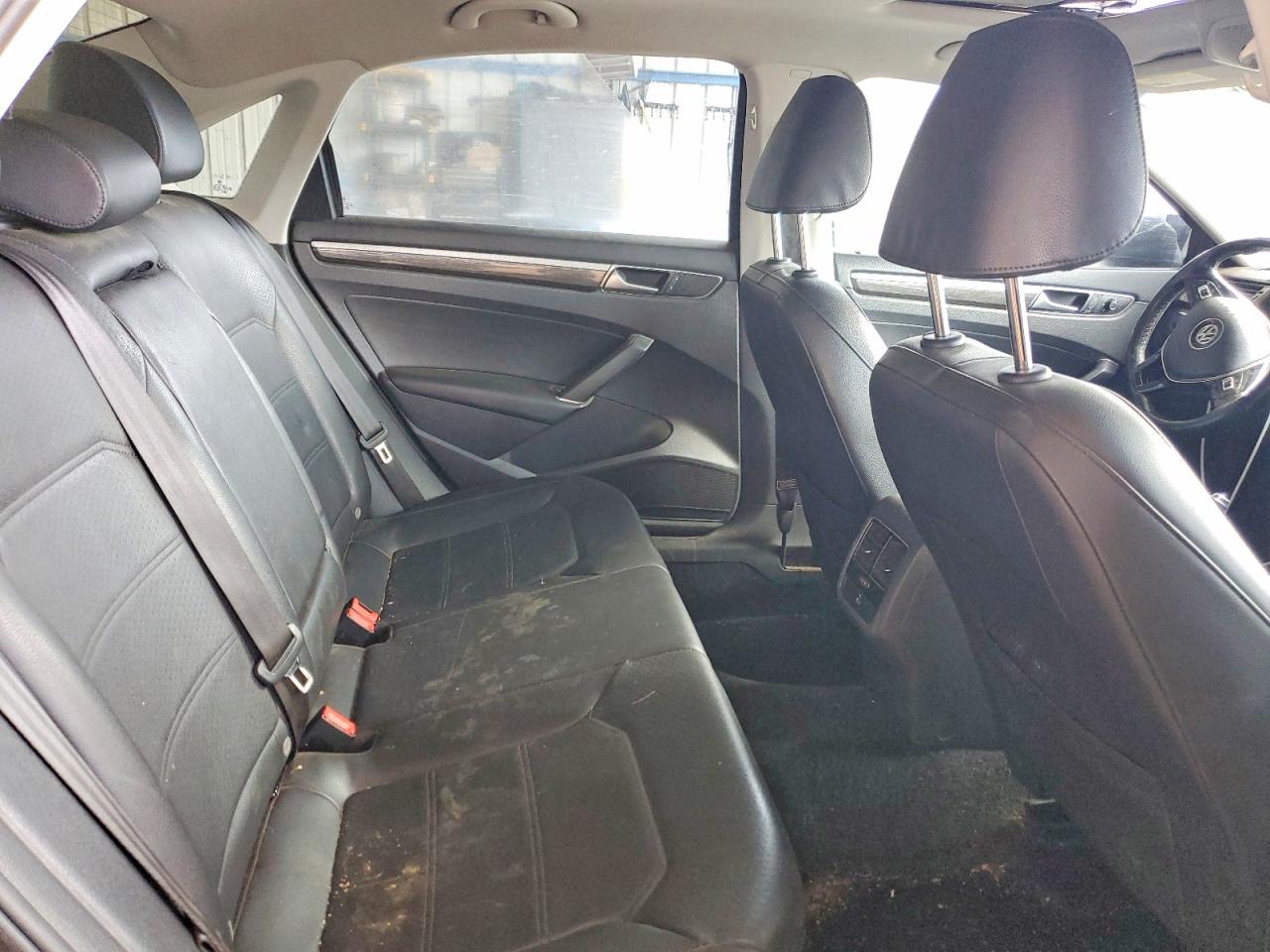 2016 Volkswagen Passat Se Black vin: 1VWBT7A31GC017543