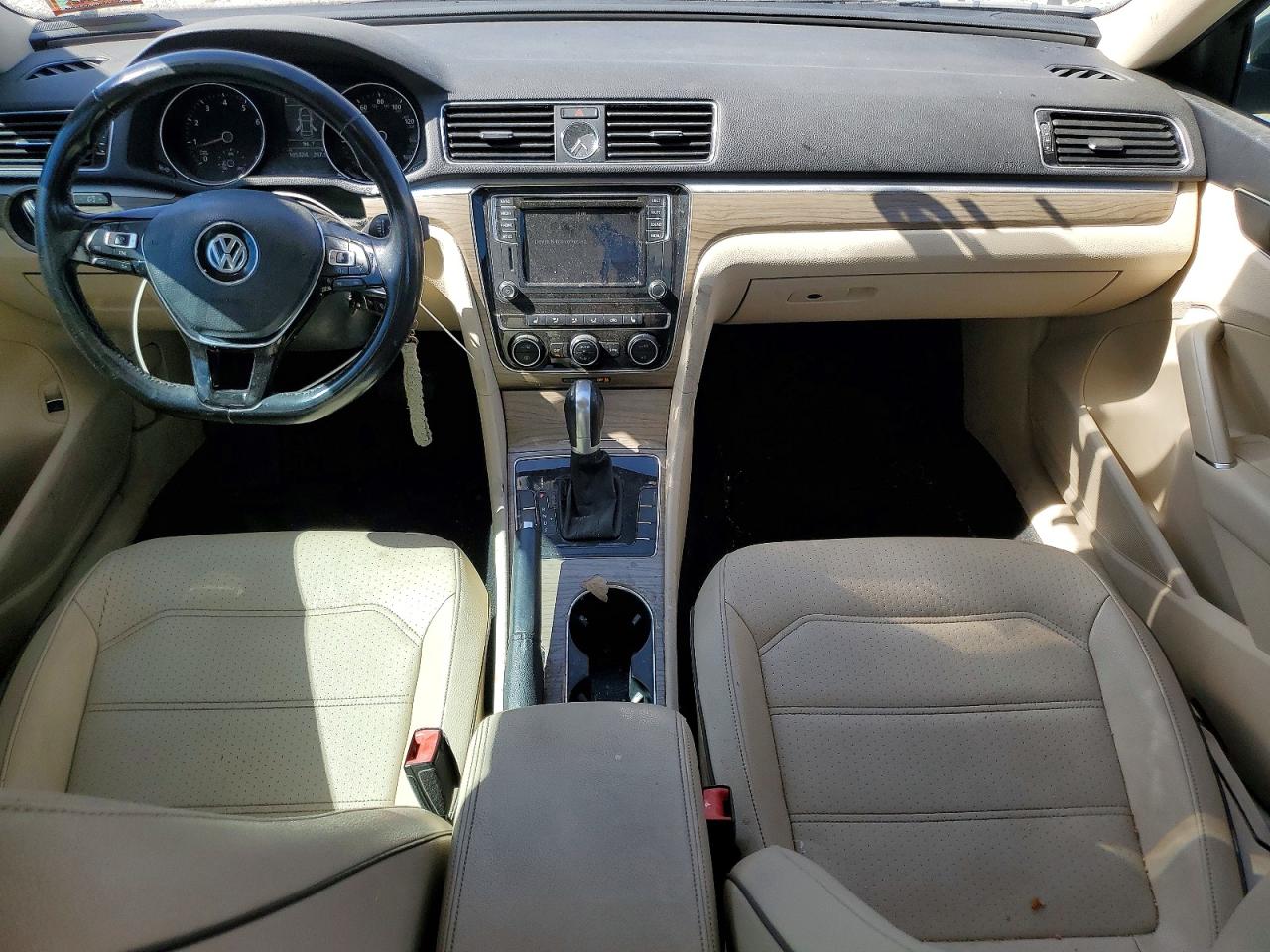 2016 Volkswagen Passat Se Черный vin: 1VWBT7A31GC030003