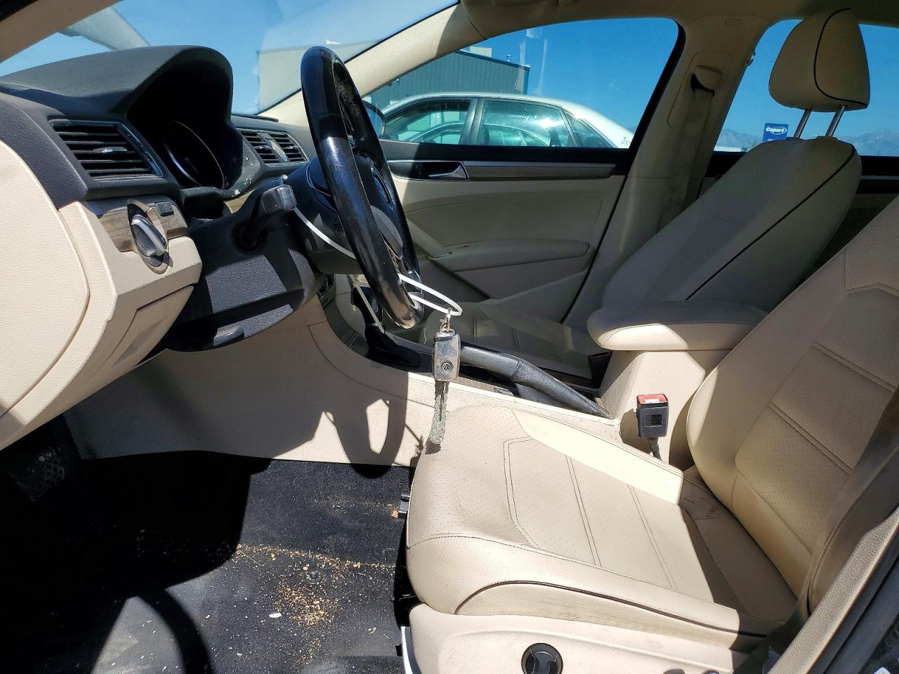 2016 Volkswagen Passat Se Черный vin: 1VWBT7A31GC030003