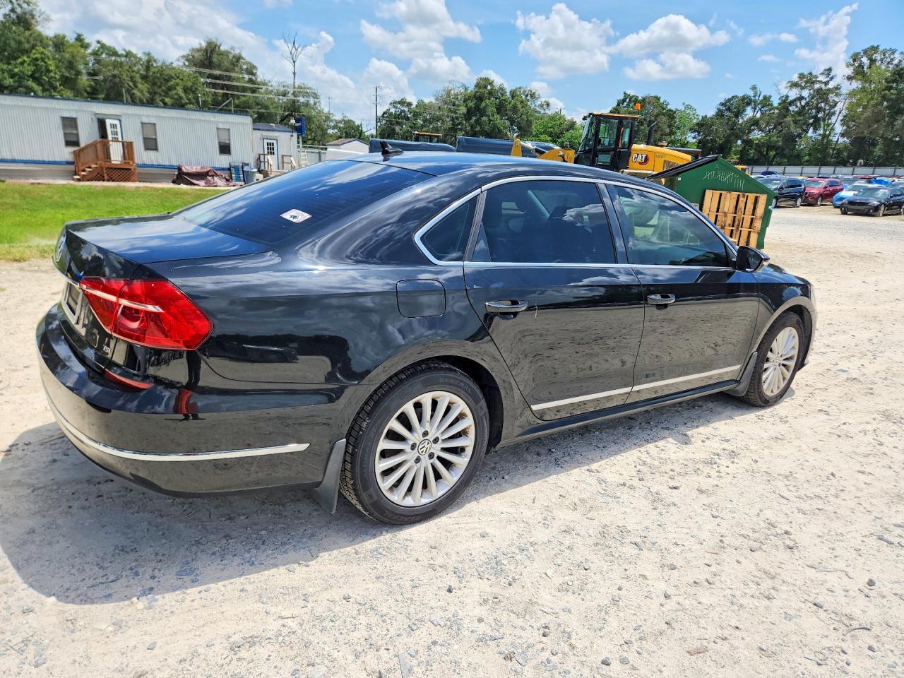 2016 Volkswagen Passat Se Black vin: 1VWBT7A31GC065270