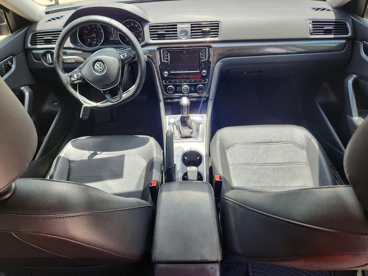 2016 Volkswagen Passat Se Black vin: 1VWBT7A31GC065270