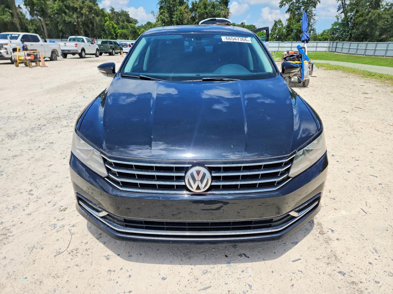 2016 Volkswagen Passat Se Black vin: 1VWBT7A31GC065270