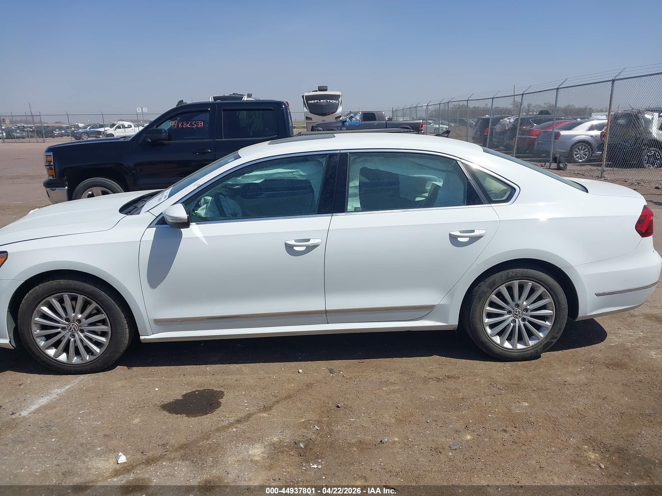 2017 Volkswagen Passat 1.8t Se White vin: 1VWBT7A31HC037843