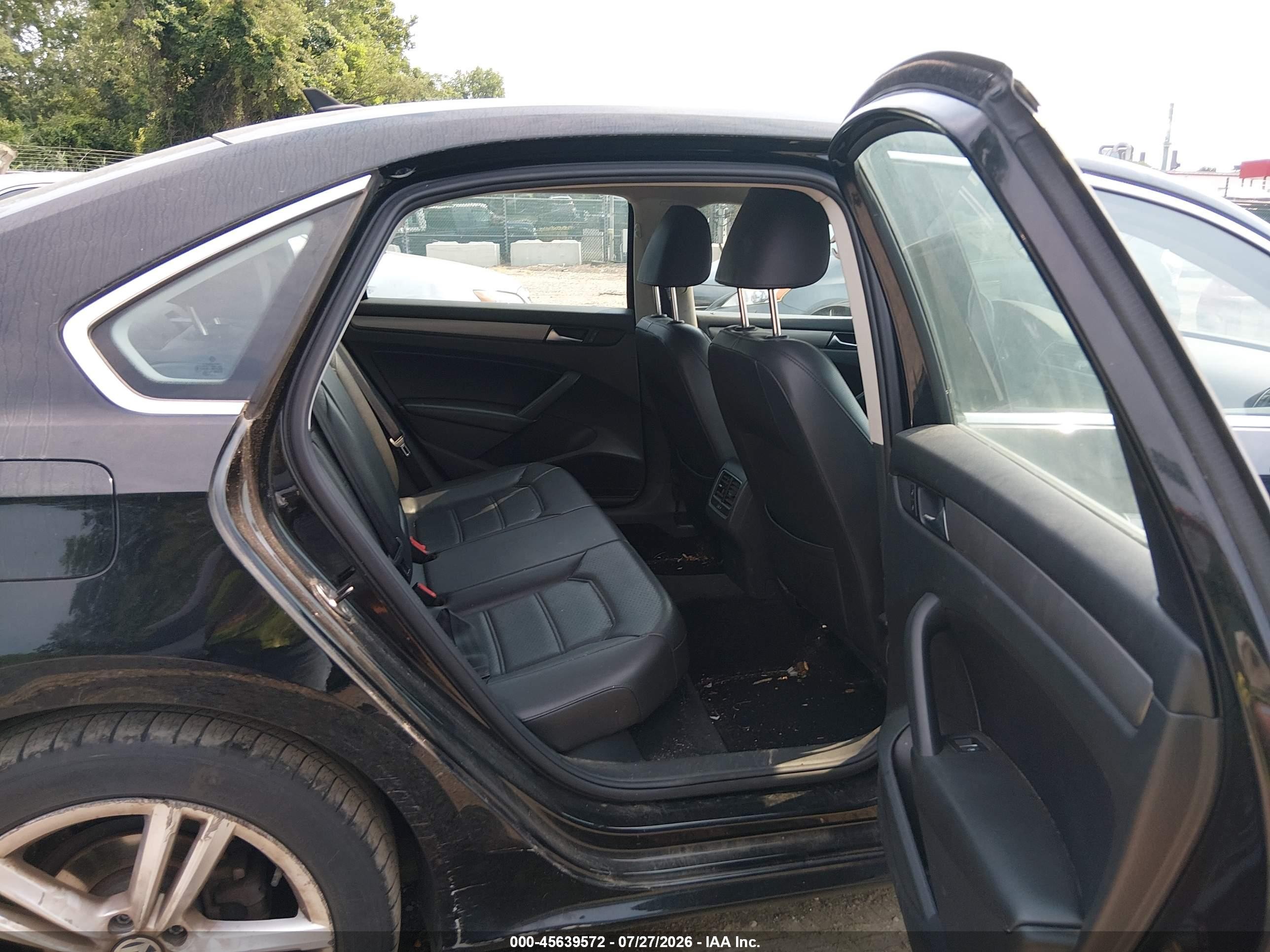 2014 Volkswagen Passat 1.8t Se Black vin: 1VWBT7A32EC047017