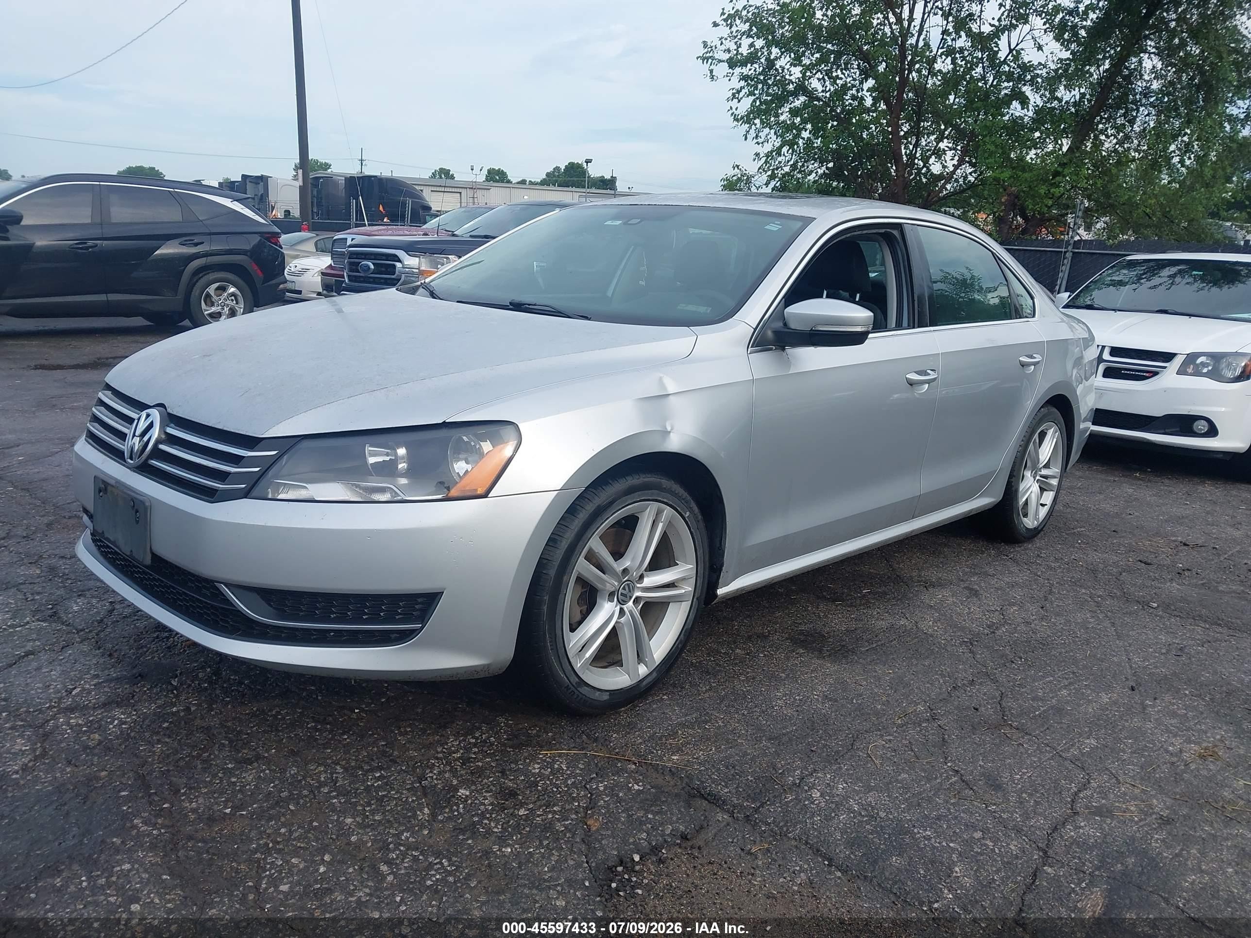 2014 Volkswagen Passat 1.8t Se Silver vin: 1VWBT7A32EC084746