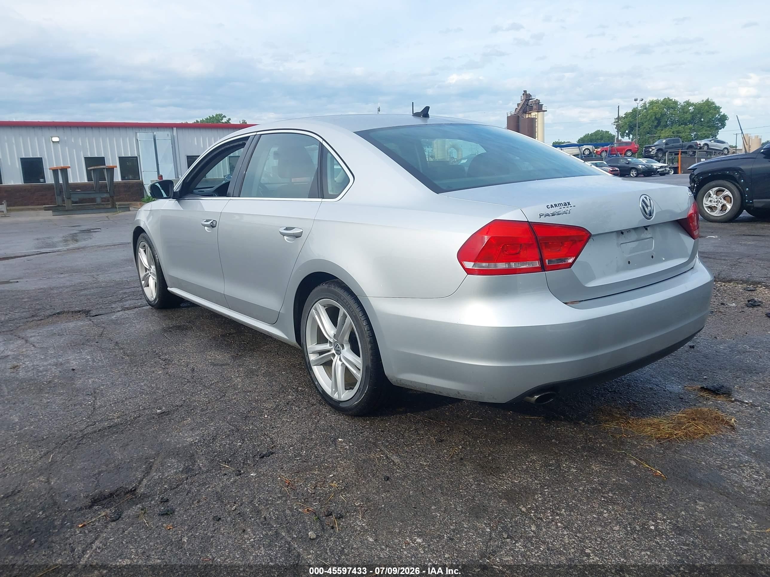 2014 Volkswagen Passat 1.8t Se Silver vin: 1VWBT7A32EC084746