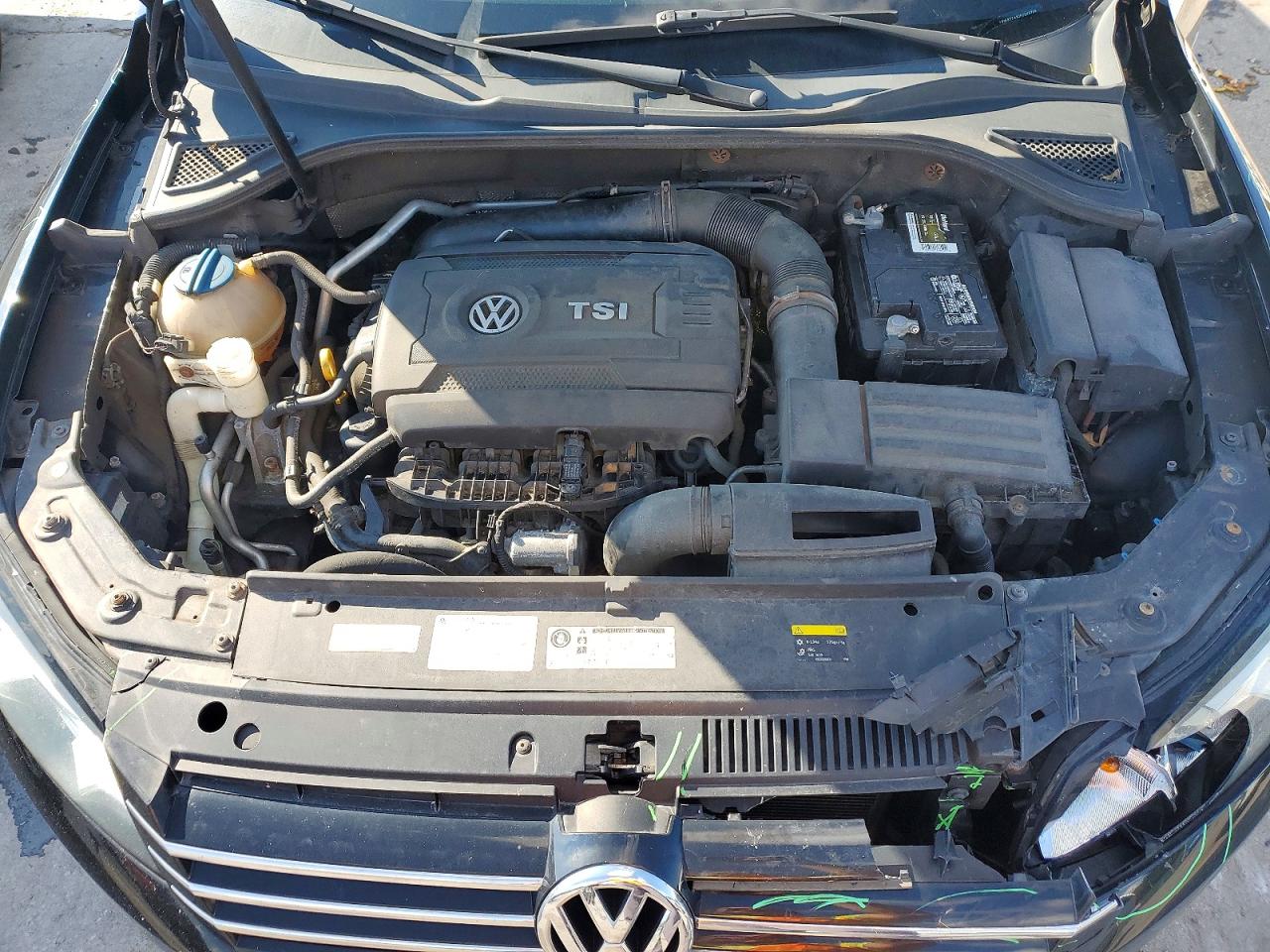 2015 Volkswagen Passat Se Black vin: 1VWBT7A32FC045799