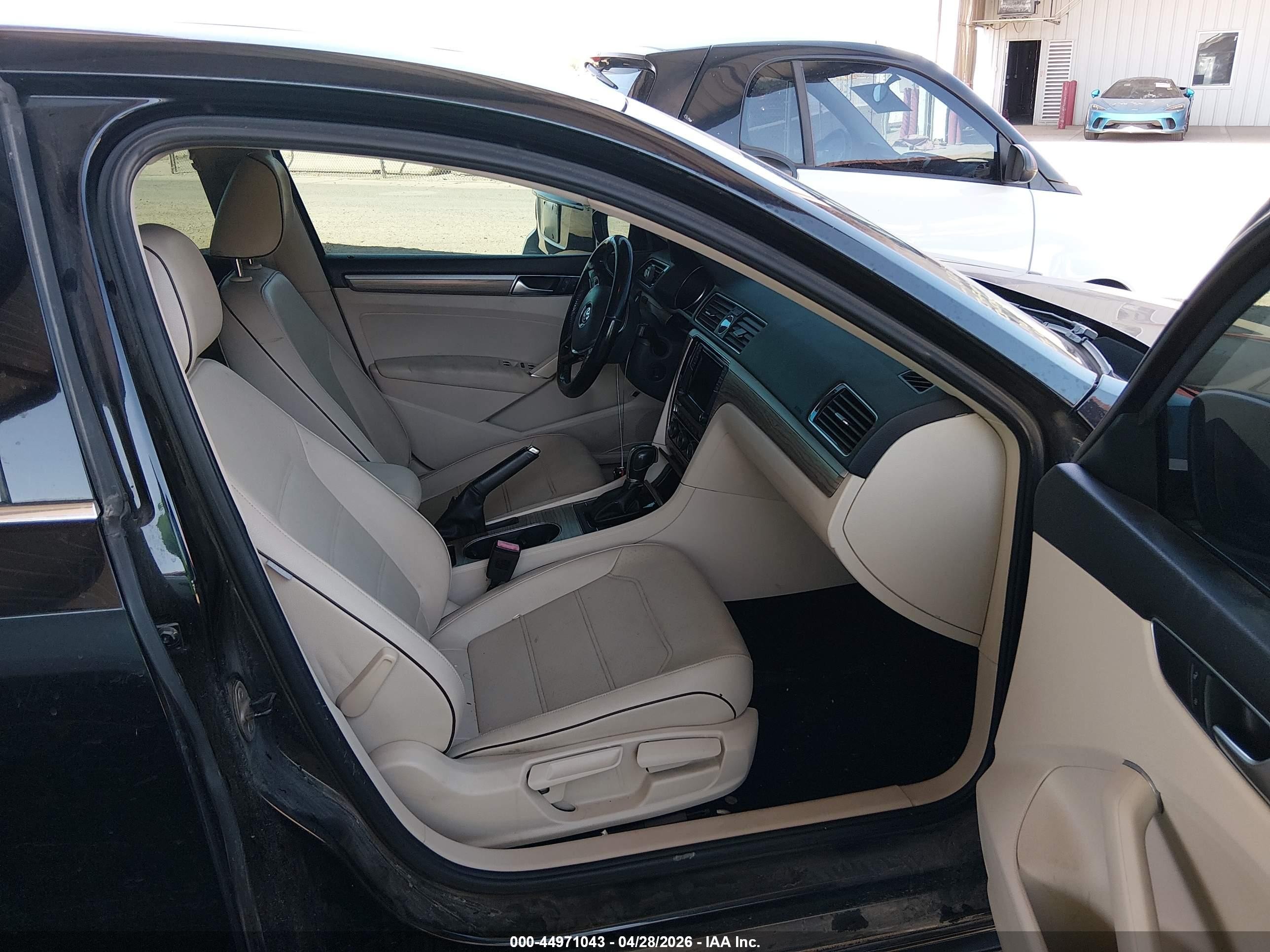 2017 Volkswagen Passat 1.8t Se Black vin: 1VWBT7A32HC014863