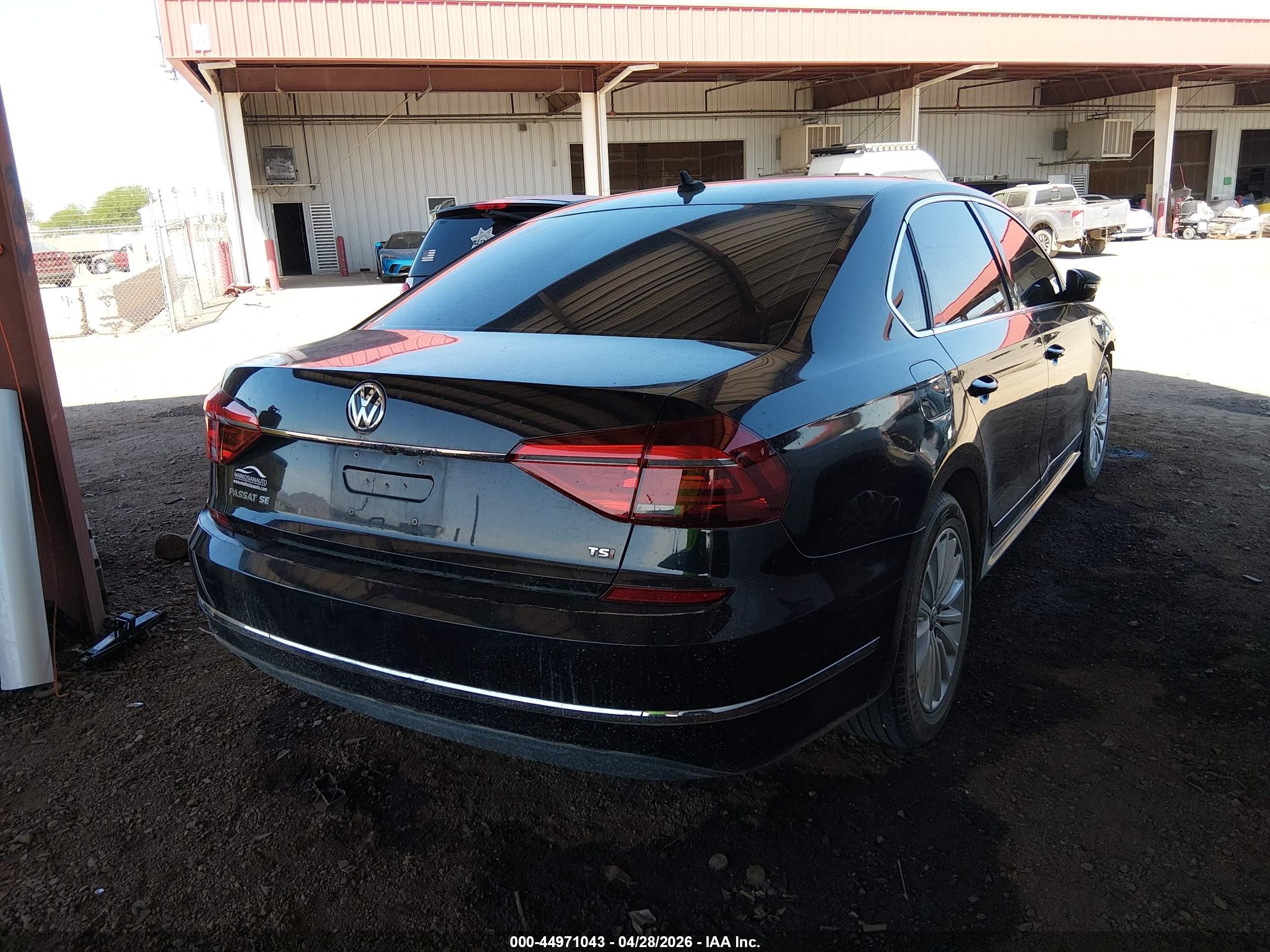 2017 Volkswagen Passat 1.8t Se Black vin: 1VWBT7A32HC014863