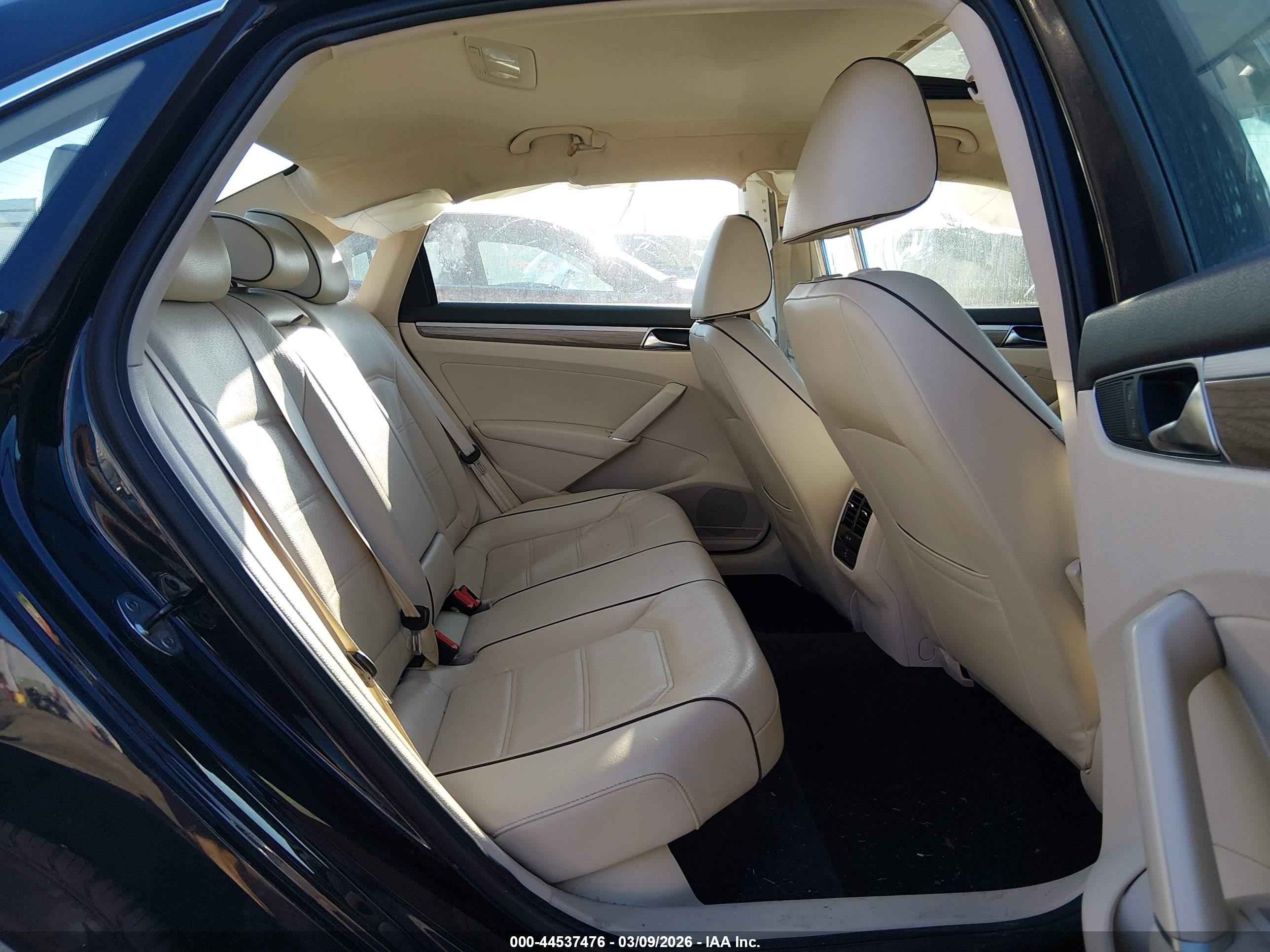 2017 Volkswagen Passat 1.8t Se Черный vin: 1VWBT7A32HC066008