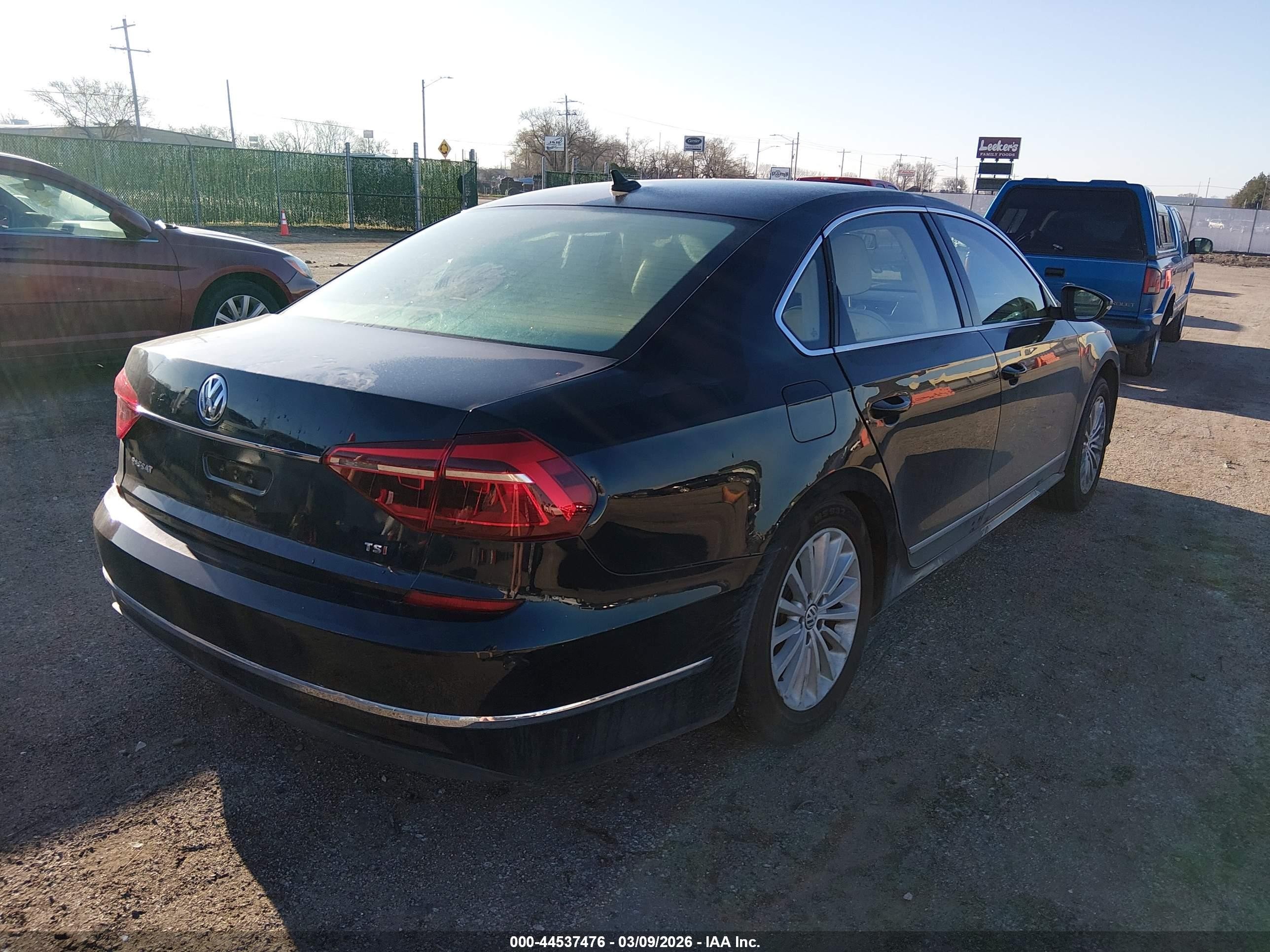 2017 Volkswagen Passat 1.8t Se Черный vin: 1VWBT7A32HC066008