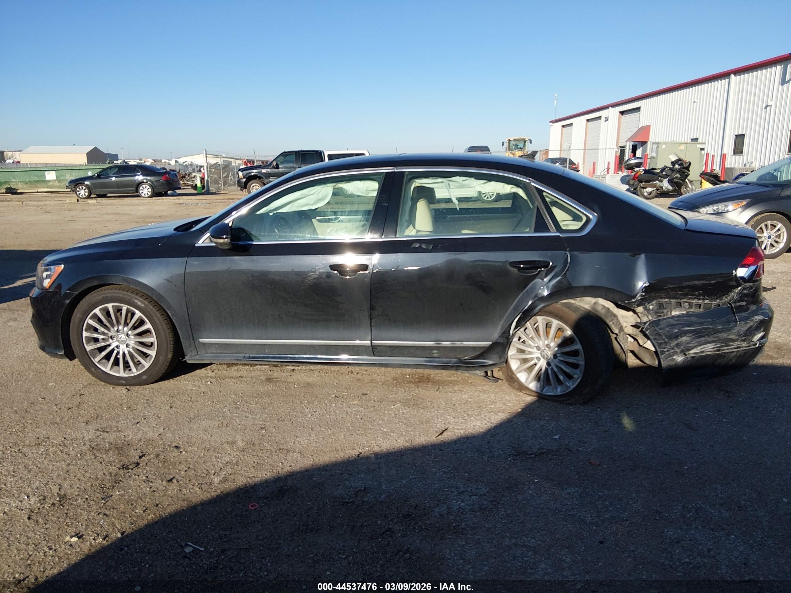 2017 Volkswagen Passat 1.8t Se Черный vin: 1VWBT7A32HC066008