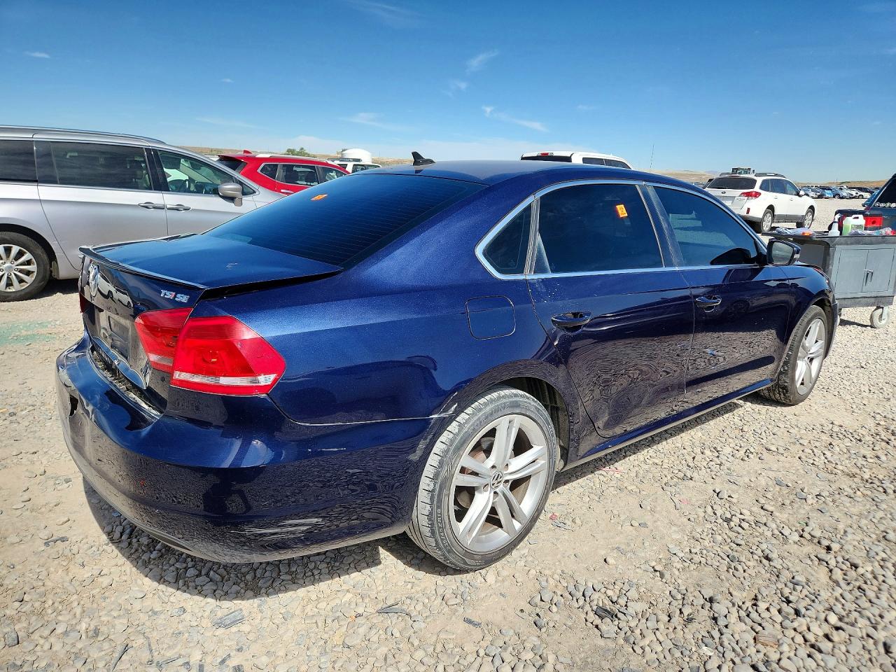 2014 Volkswagen Passat Se Синий vin: 1VWBT7A33EC039119