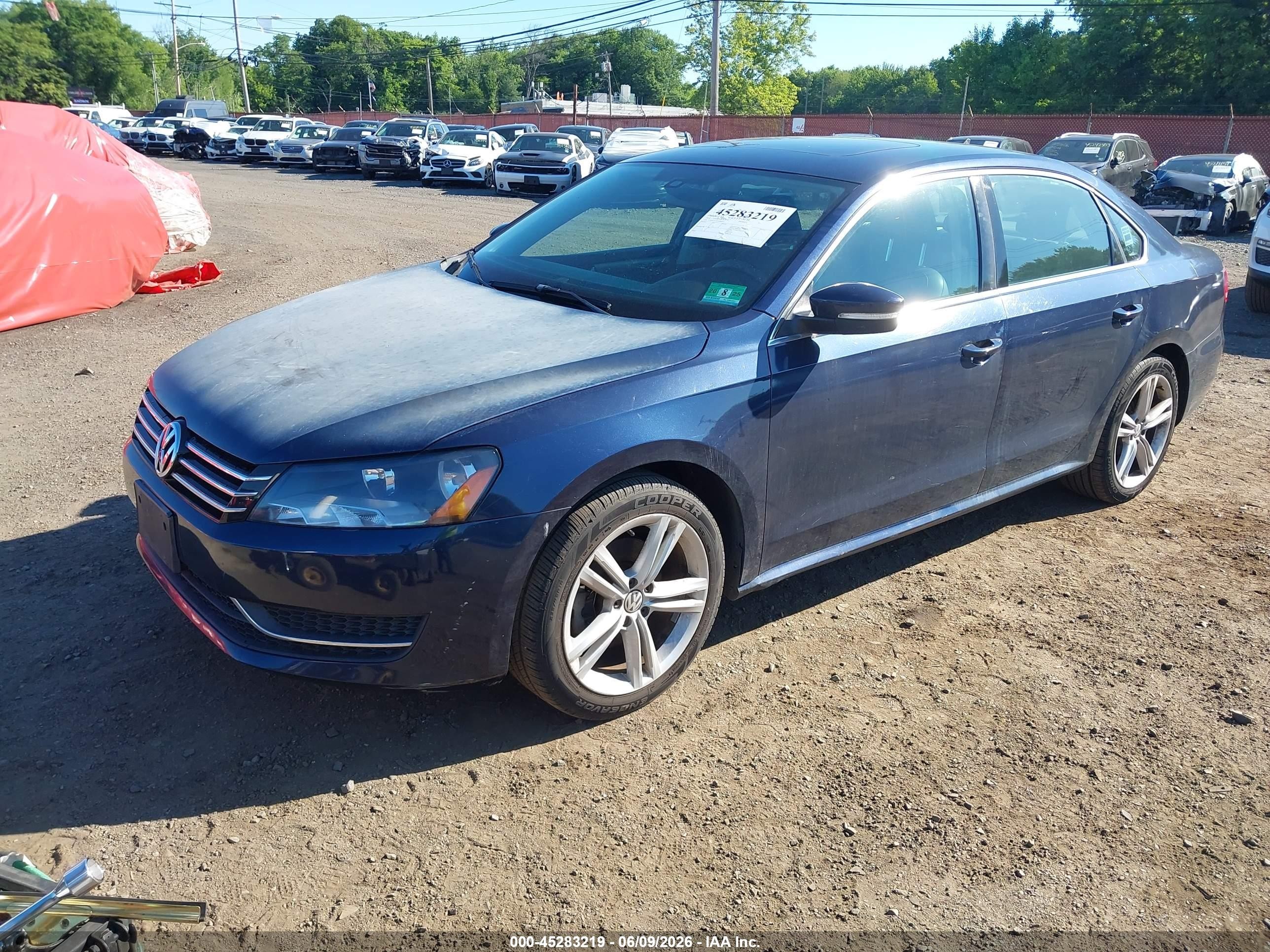 2014 Volkswagen Passat 1.8t Se Blue vin: 1VWBT7A33EC098123