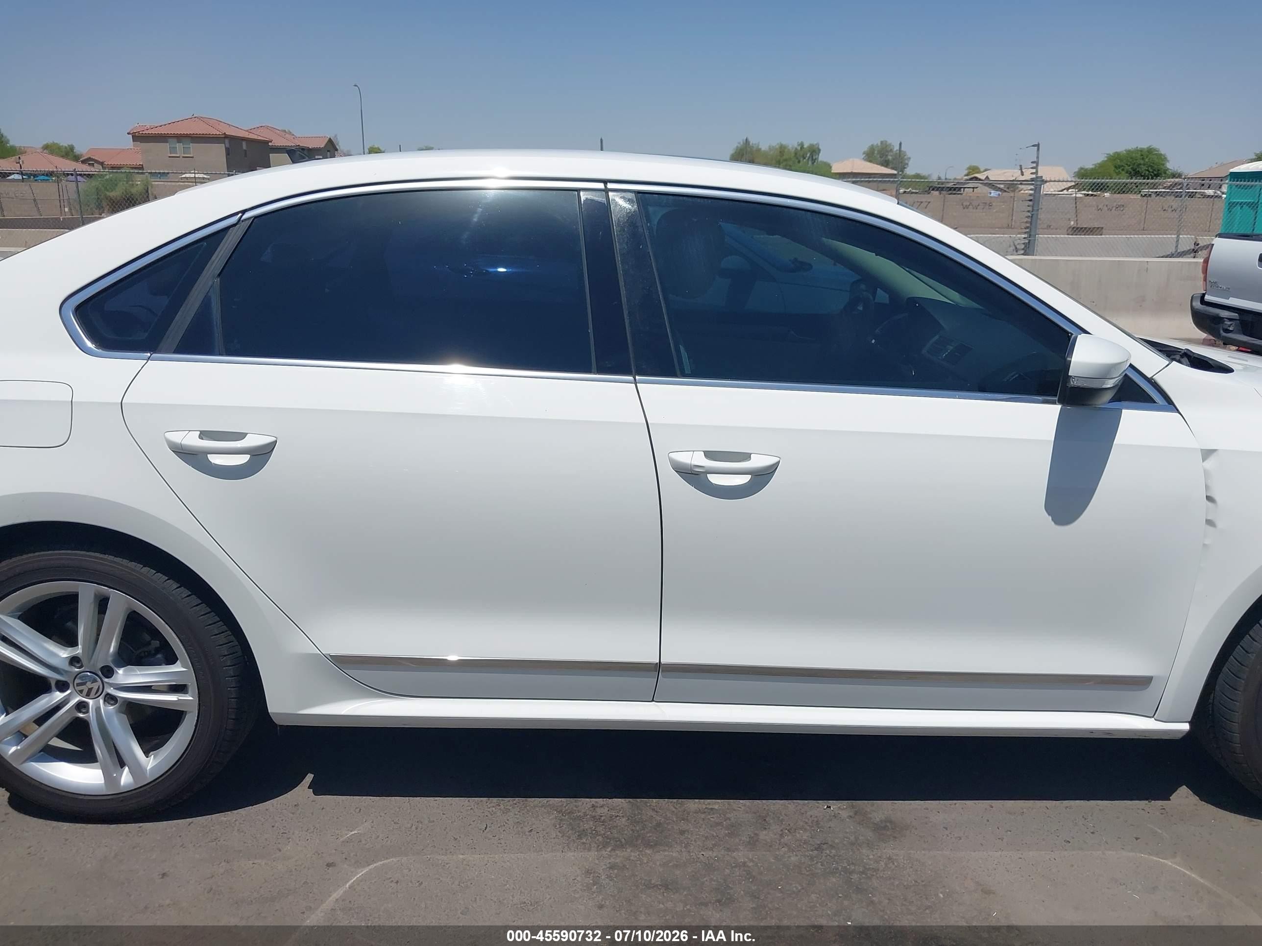2015 Volkswagen Passat 1.8t Se White vin: 1VWBT7A33FC039610