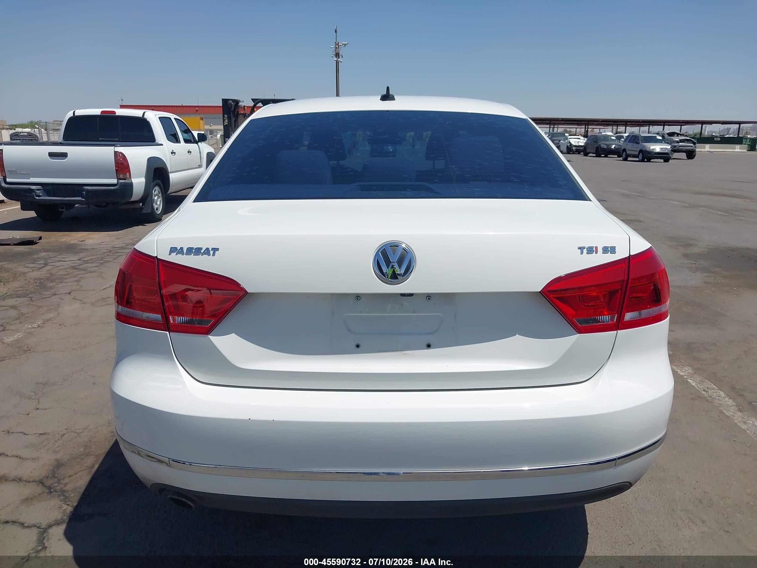 2015 Volkswagen Passat 1.8t Se White vin: 1VWBT7A33FC039610