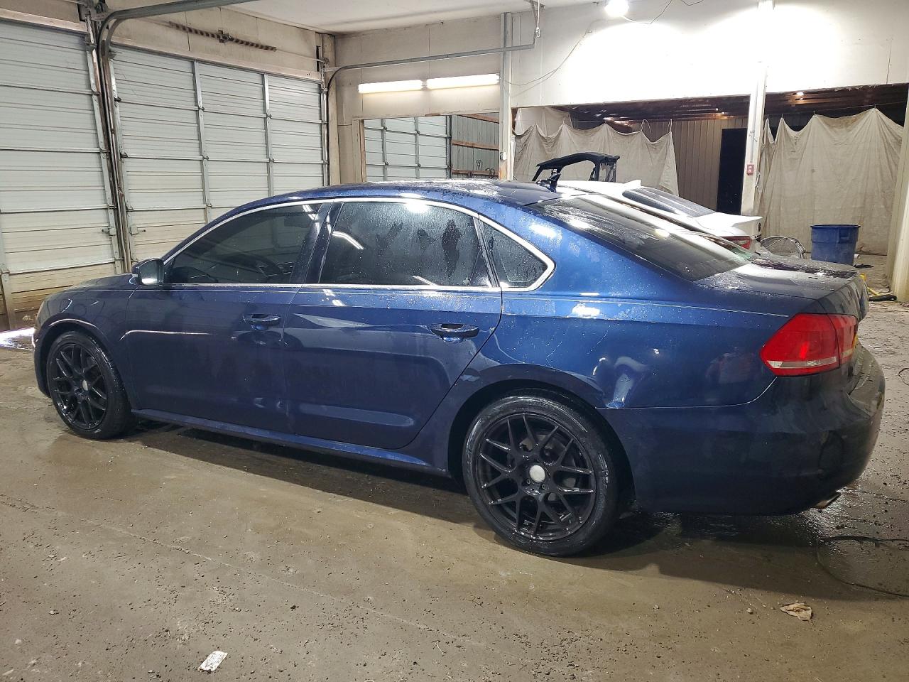 2014 Volkswagen Passat Se Blue vin: 1VWBT7A34EC031692