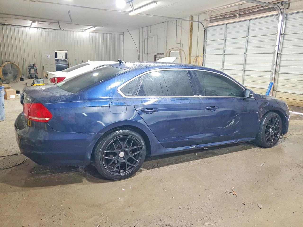 2014 Volkswagen Passat Se Blue vin: 1VWBT7A34EC031692