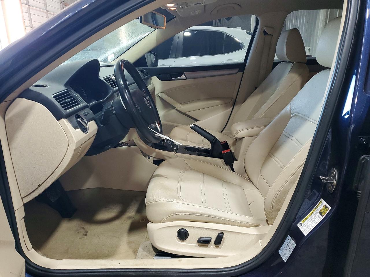 2014 Volkswagen Passat Se Blue vin: 1VWBT7A34EC031692