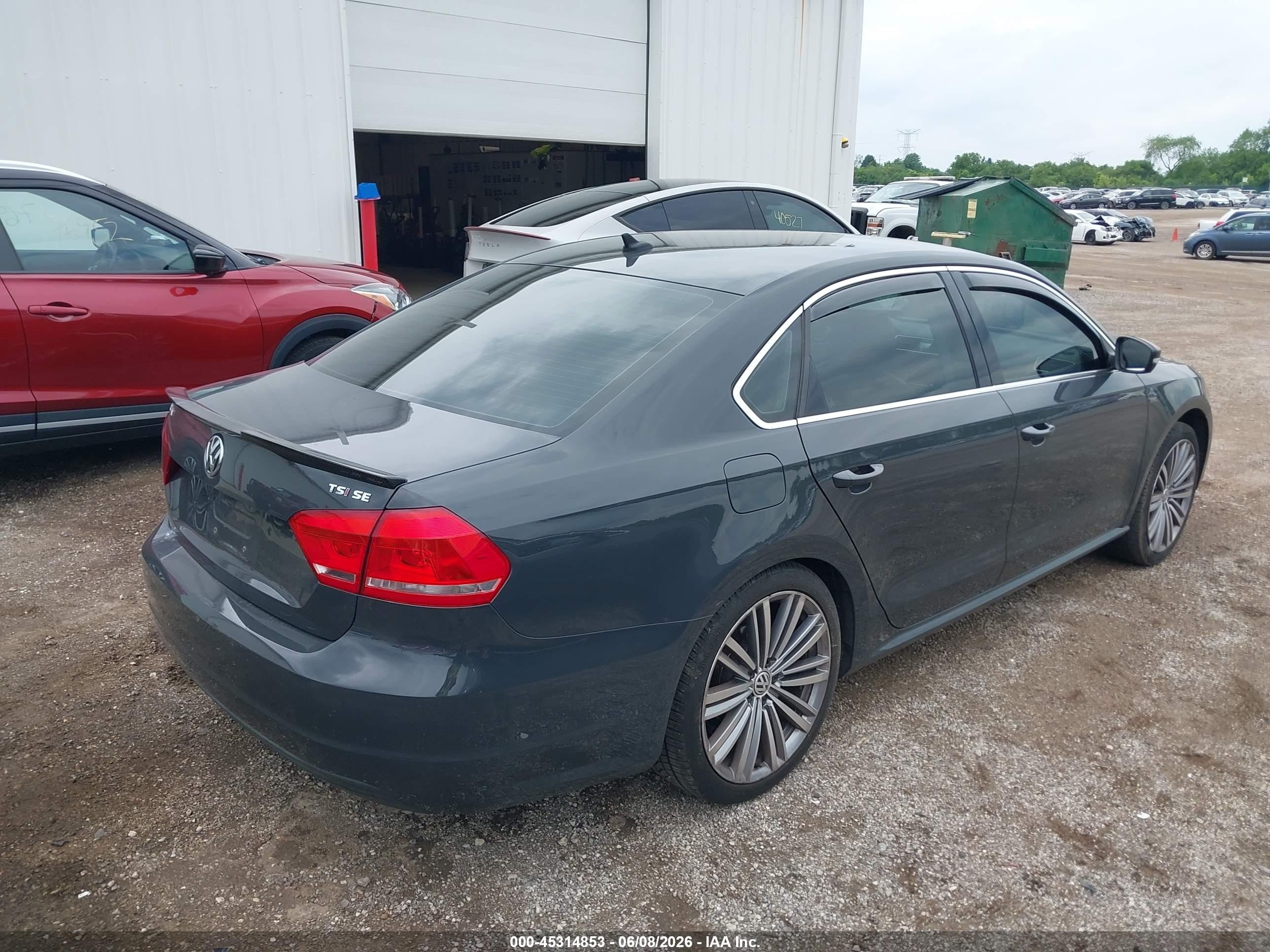 2015 Volkswagen Passat 1.8t Sport Серый vin: 1VWBT7A34FC008673