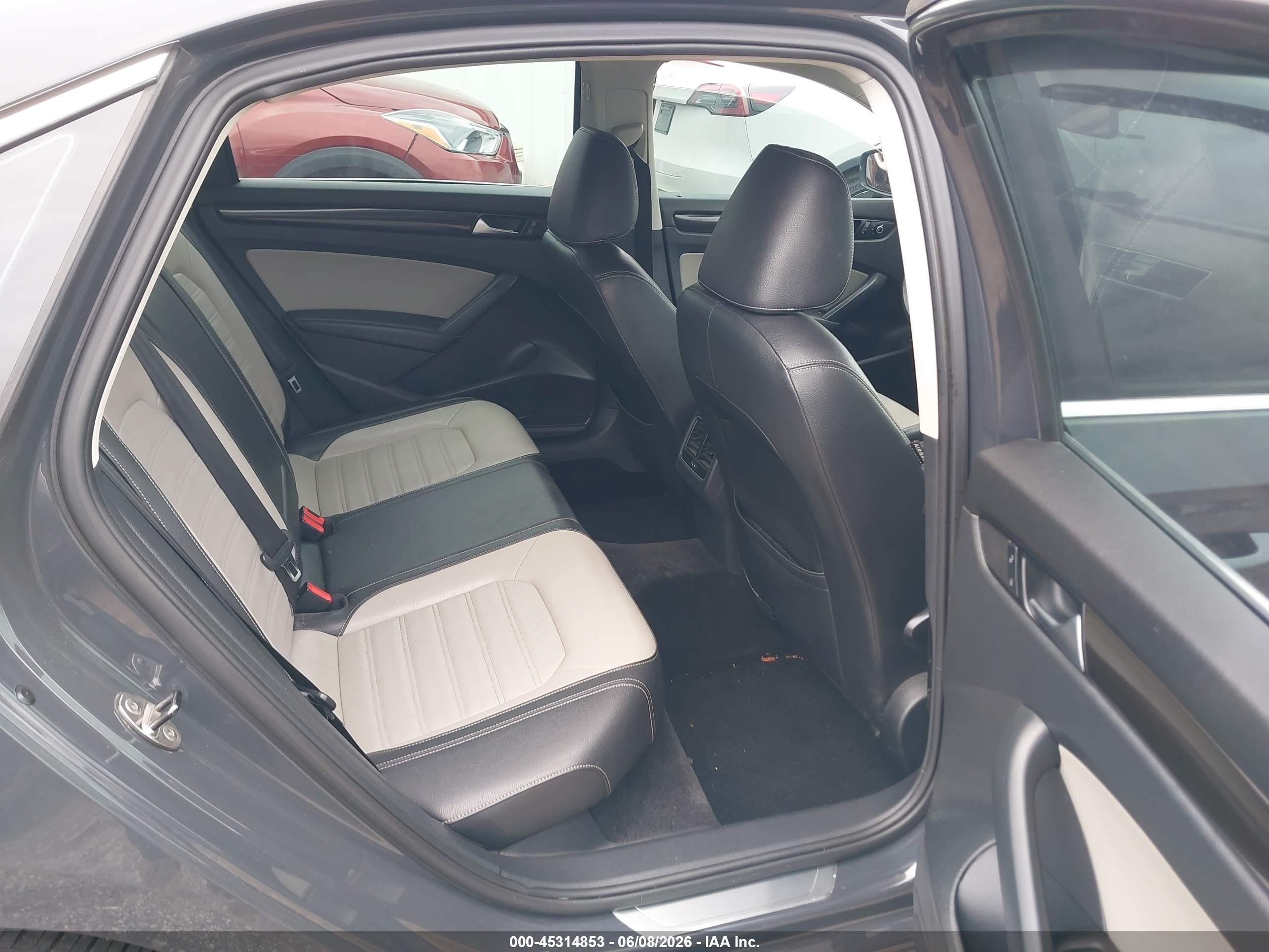 2015 Volkswagen Passat 1.8t Sport Серый vin: 1VWBT7A34FC008673