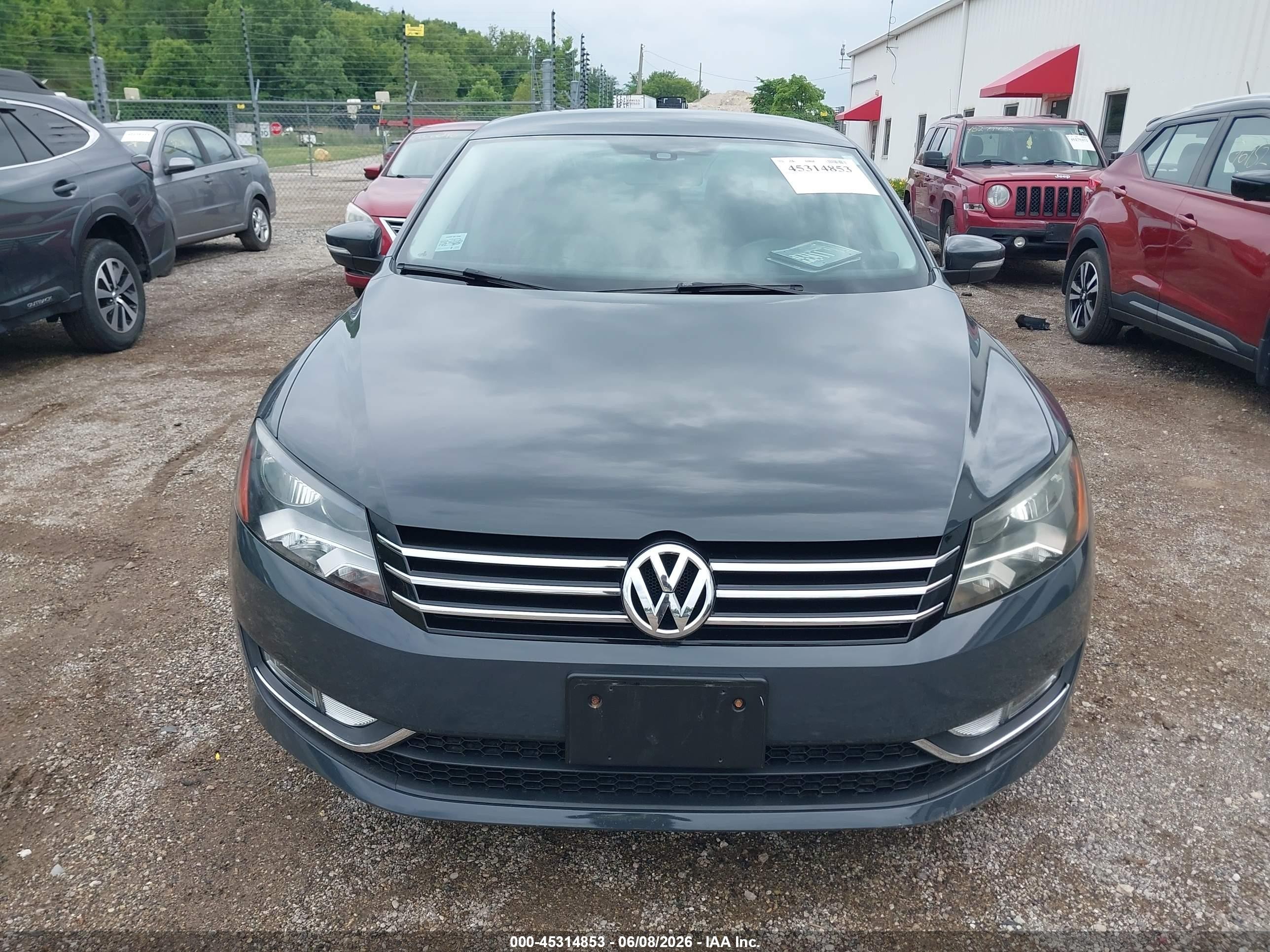 2015 Volkswagen Passat 1.8t Sport Серый vin: 1VWBT7A34FC008673