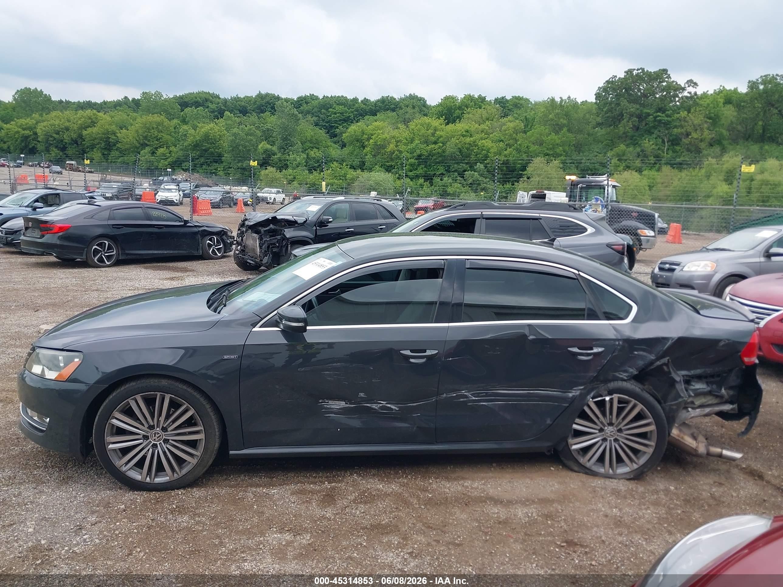 2015 Volkswagen Passat 1.8t Sport Серый vin: 1VWBT7A34FC008673