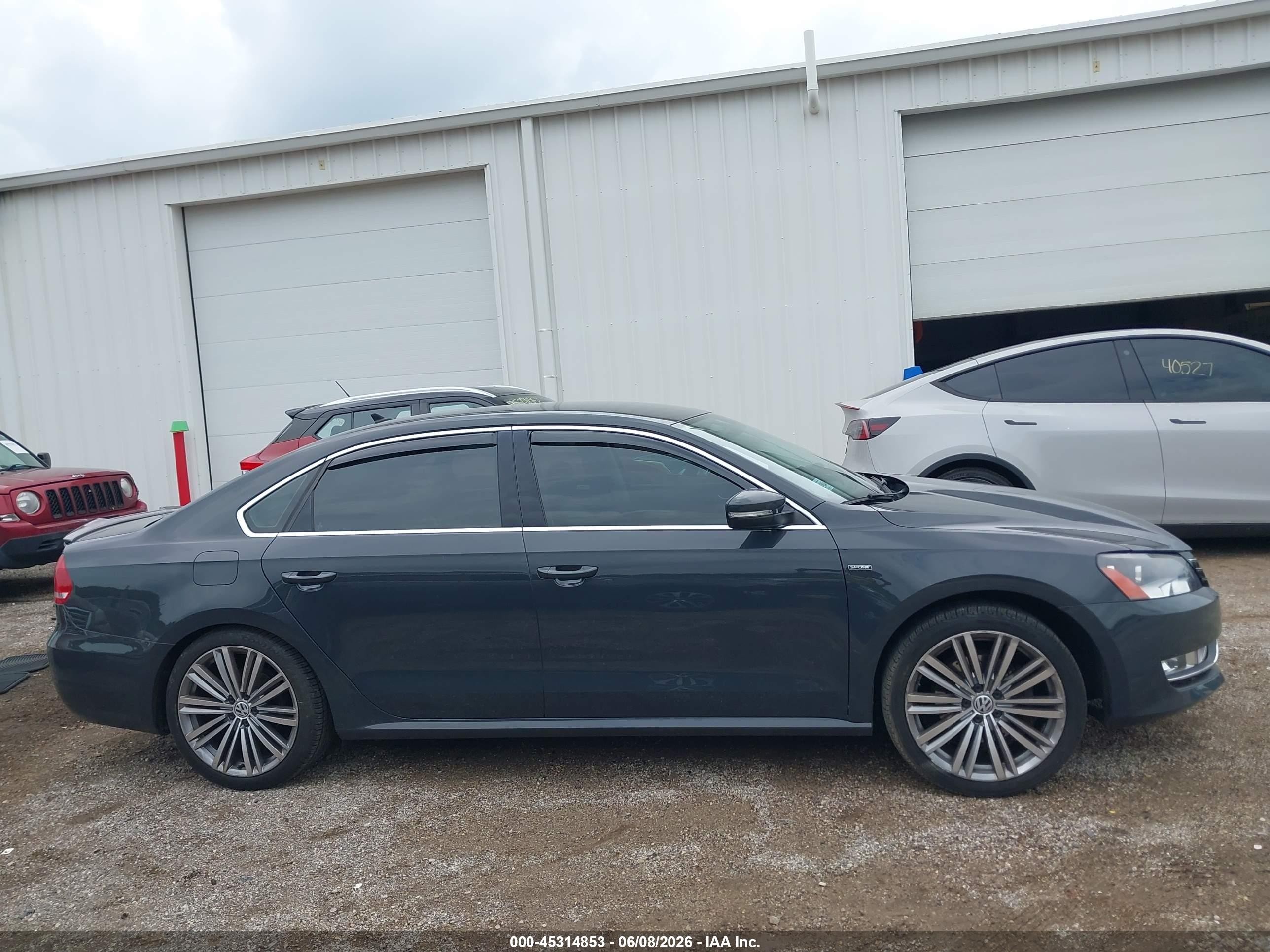 2015 Volkswagen Passat 1.8t Sport Серый vin: 1VWBT7A34FC008673