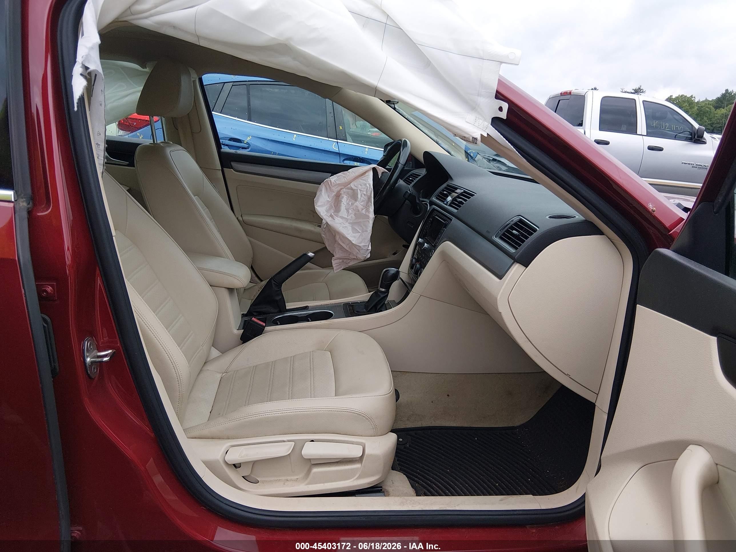 2015 Volkswagen Passat 1.8t Se Red vin: 1VWBT7A34FC016188